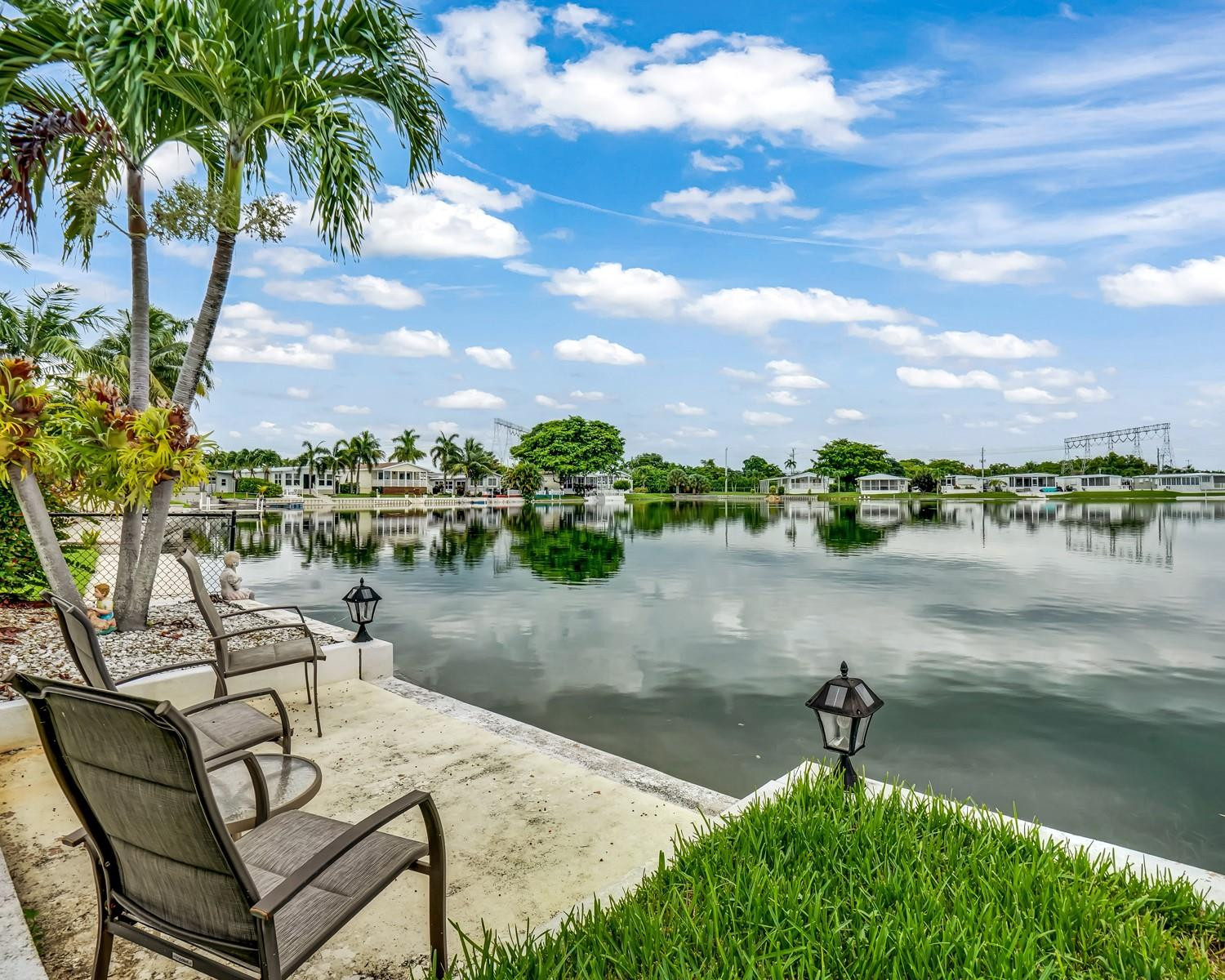 3055 Lakeshore Drive Property Photo 4