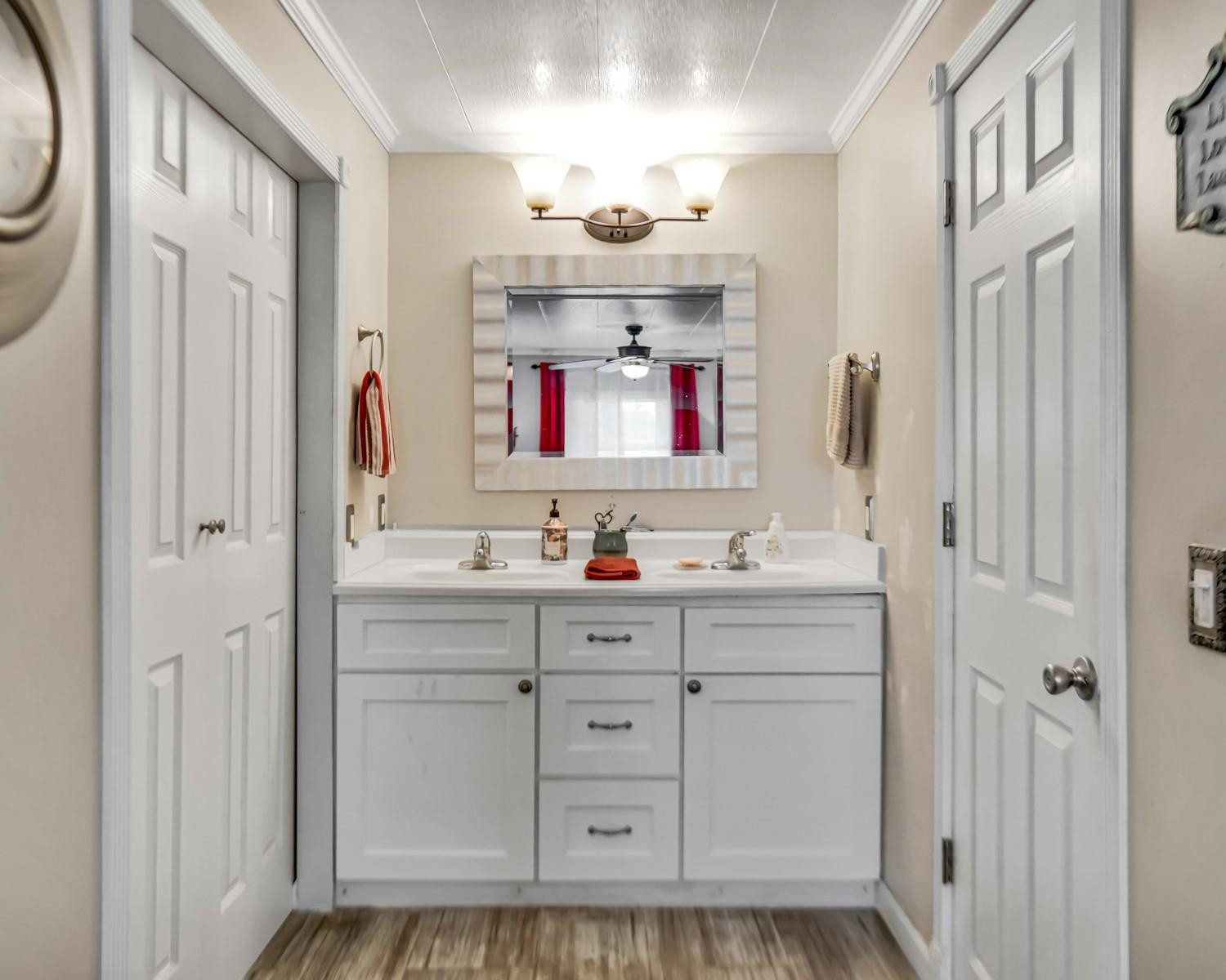 3055 Lakeshore Drive Property Photo 14