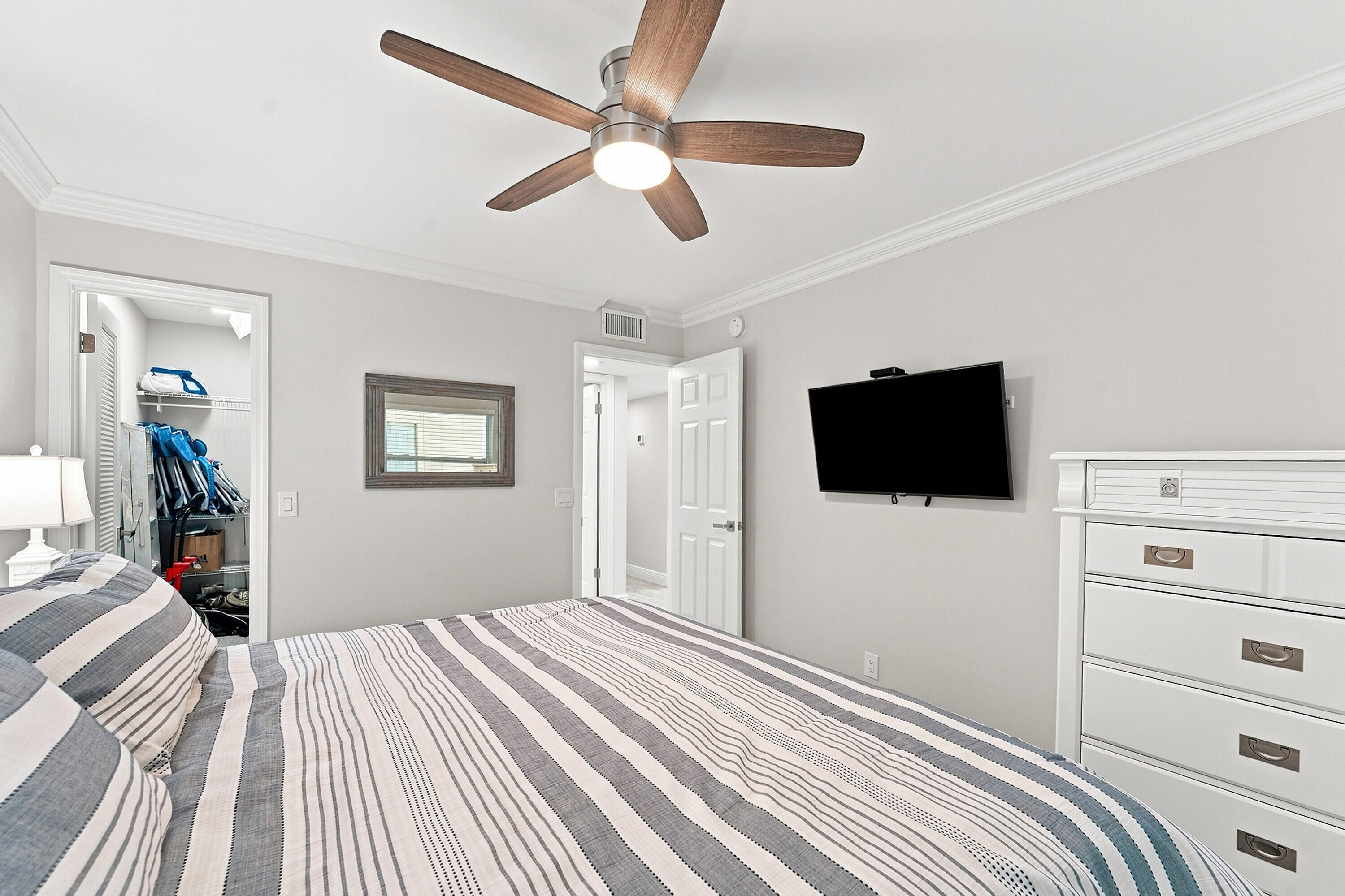 633 Normandy Lane Unit N Property Photo 10