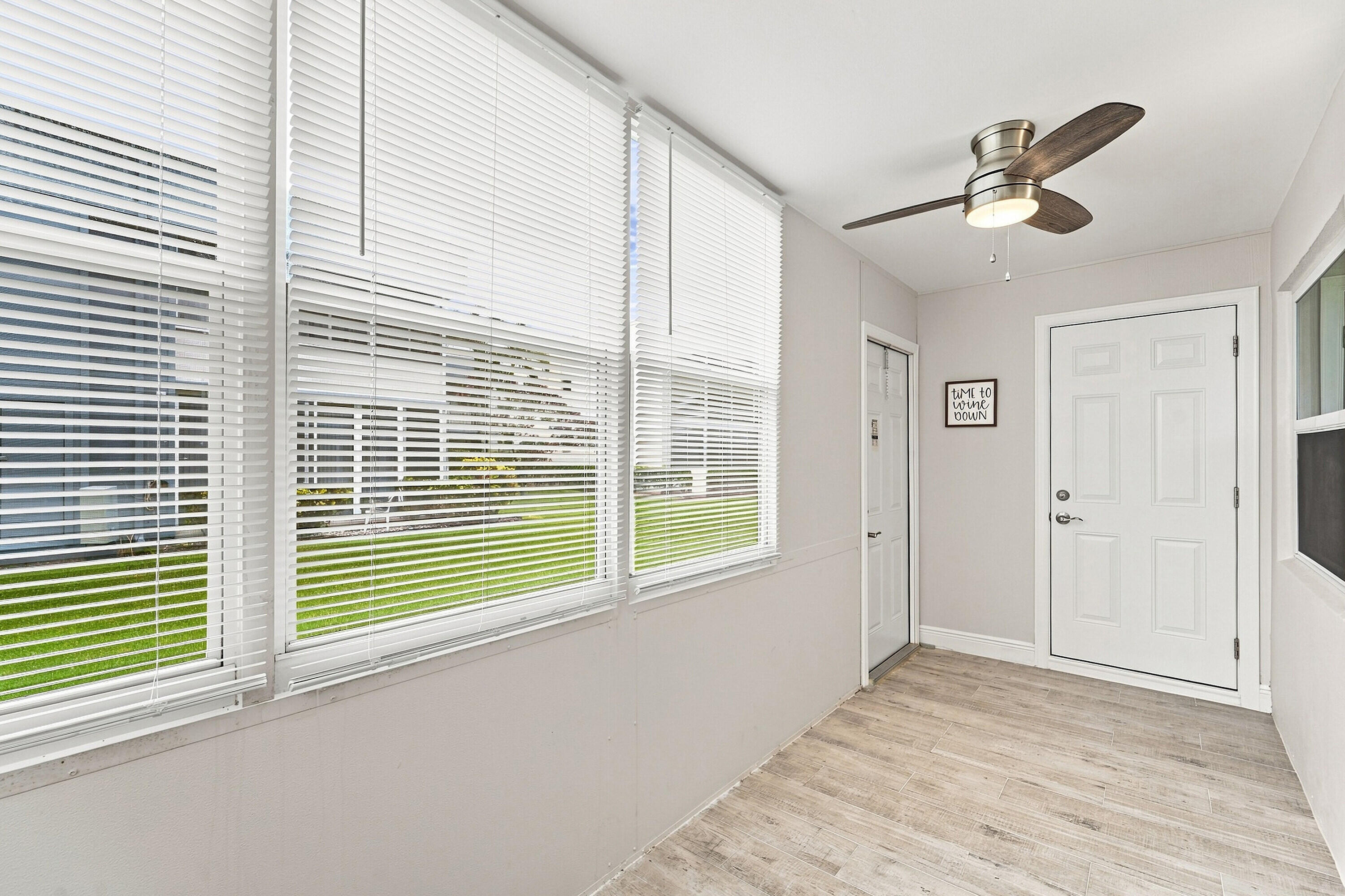 633 Normandy Lane Unit N Property Photo 16