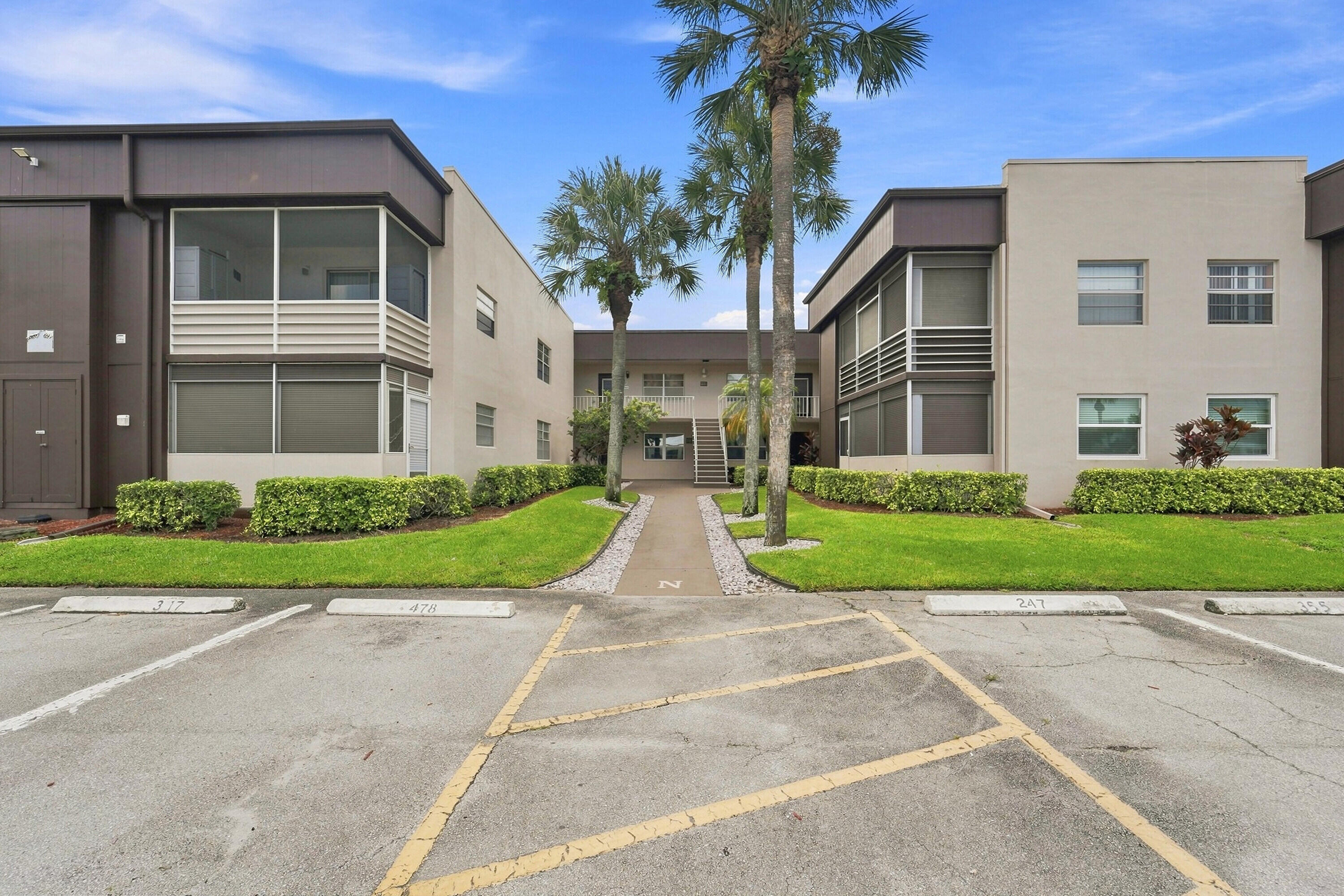 633 Normandy Lane Unit N Property Photo 19