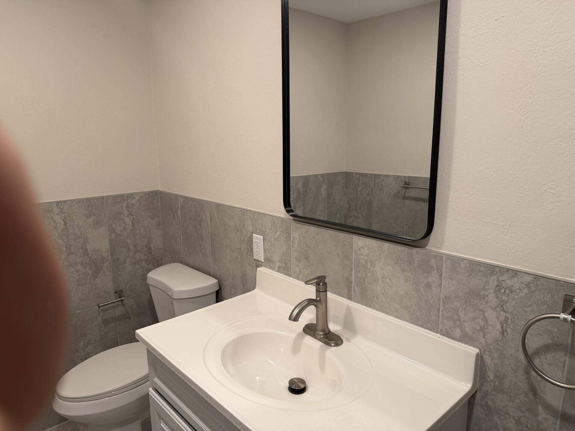 2723 Griffin Road 1-3 Property Photo 7
