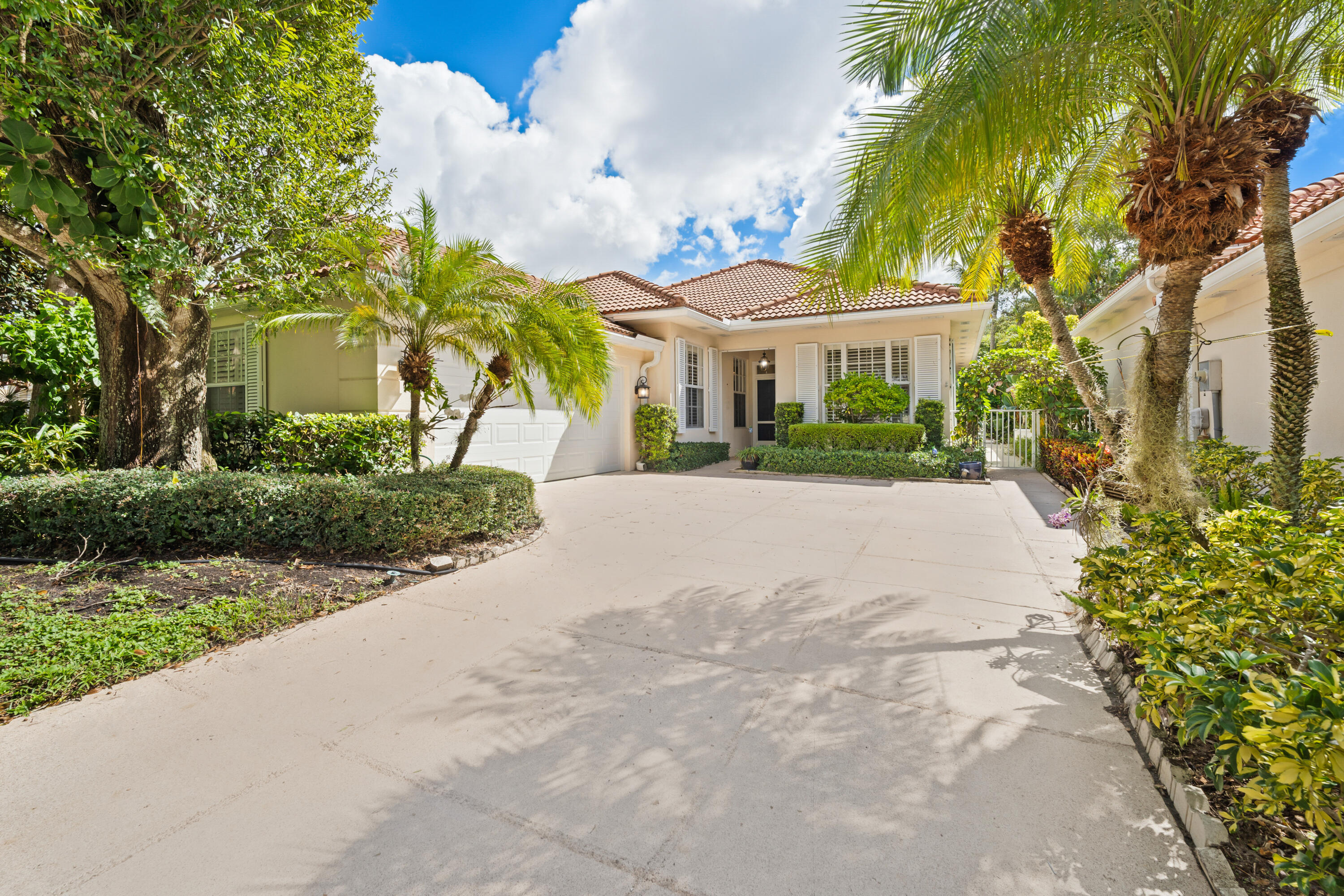 309 Kelsey Park Circle Property Photo 2