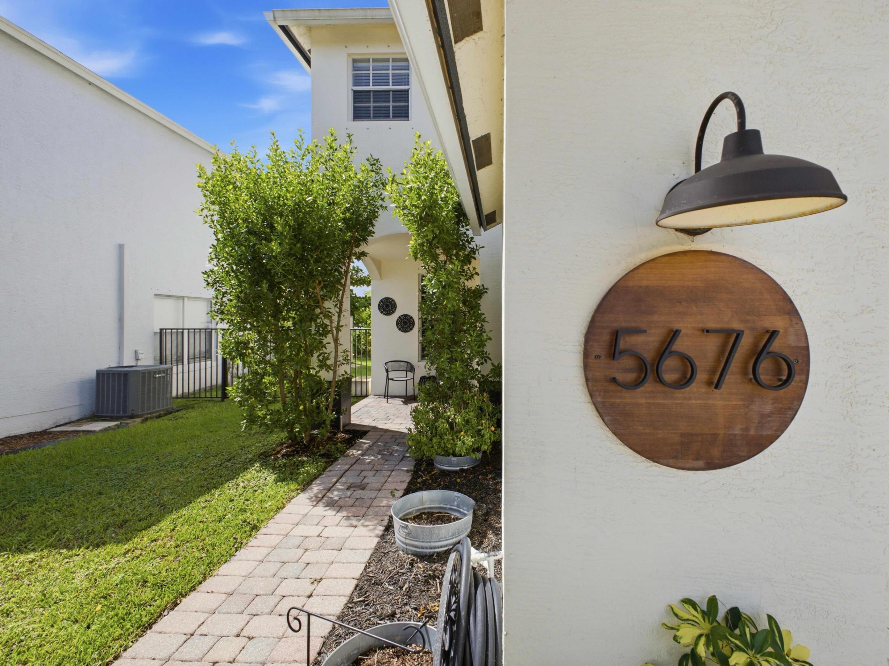 5676 Azalea Circle Property Photo 2
