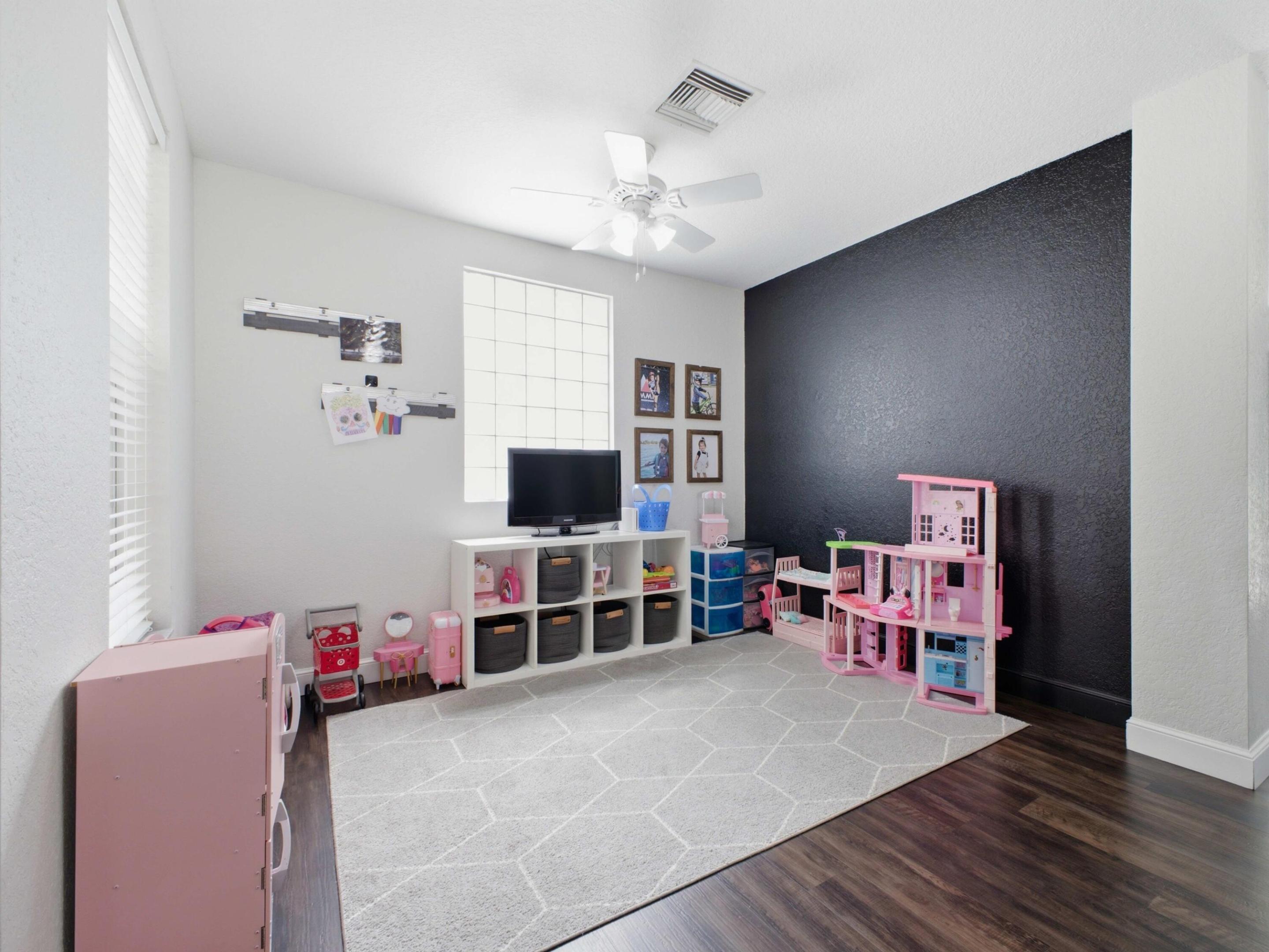 5676 Azalea Circle Property Photo 6