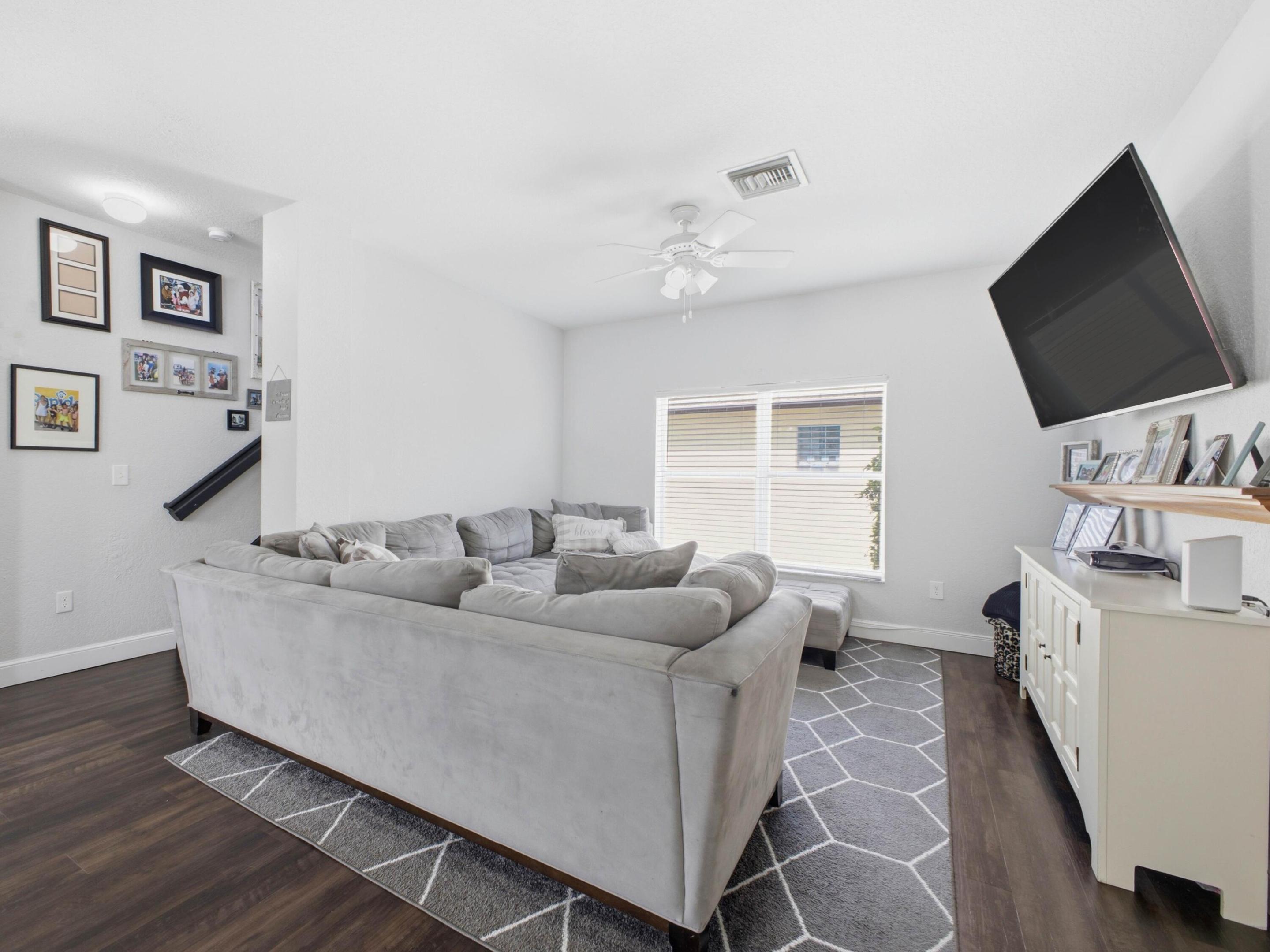 5676 Azalea Circle Property Photo 7