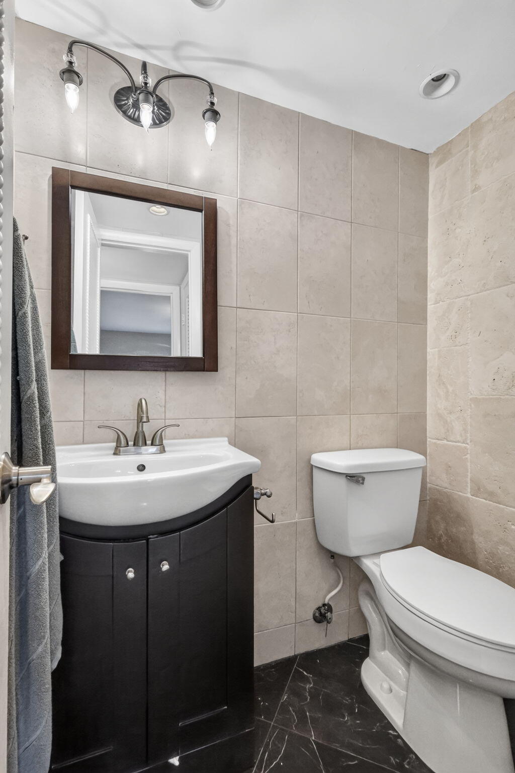 181 Coventry H Property Photo 10