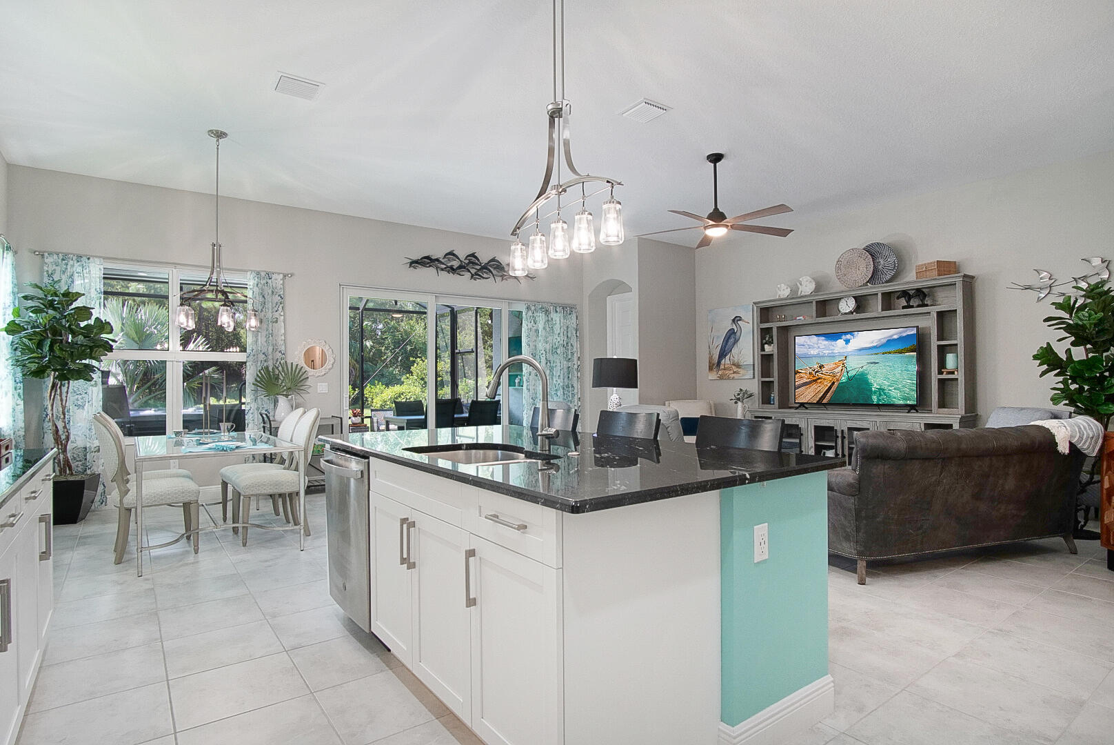 2652 Conifer Drive Property Photo 4