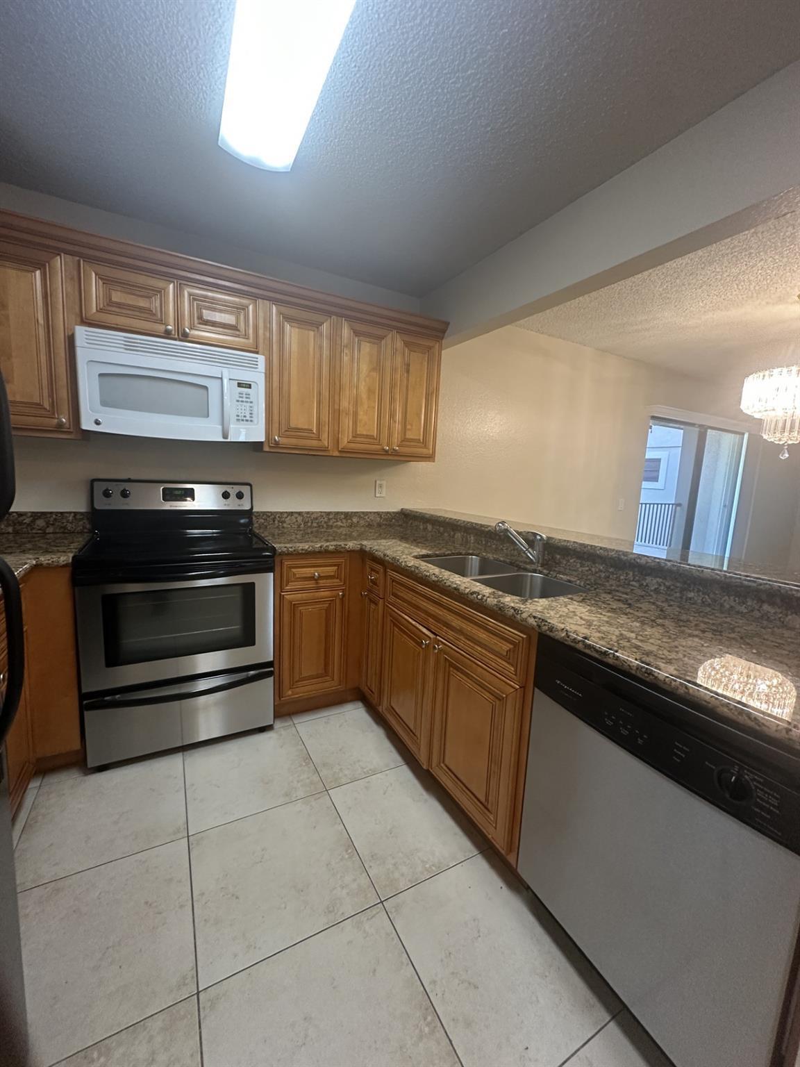1680 Windorah Way E Property Photo 6