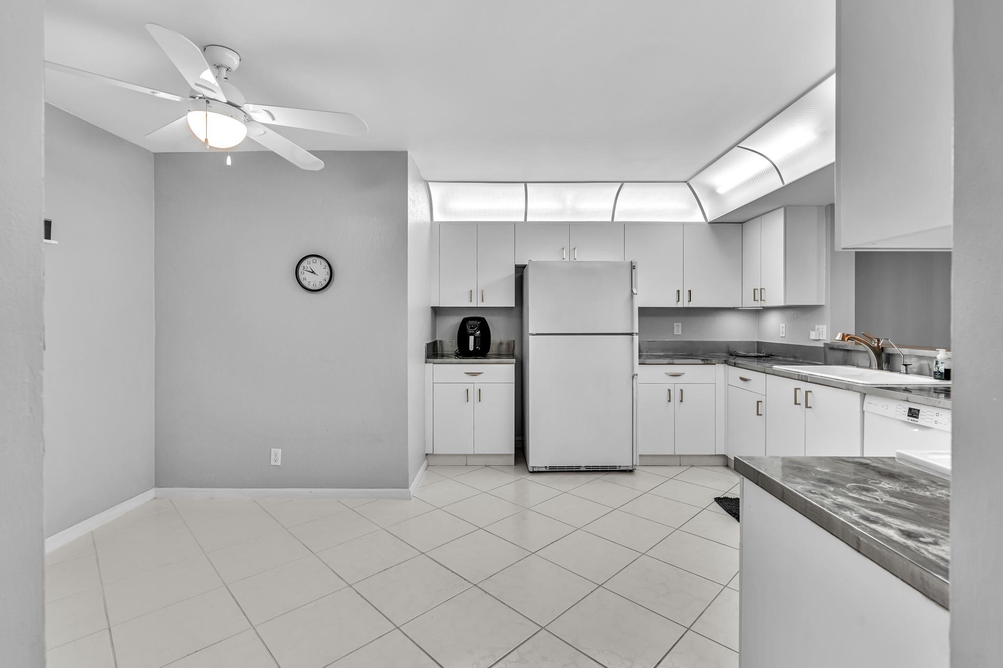 9632 Sills Drive E 102 Property Photo 7