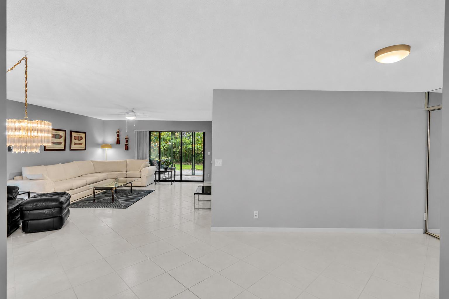 9632 Sills Drive E 102 Property Photo 19