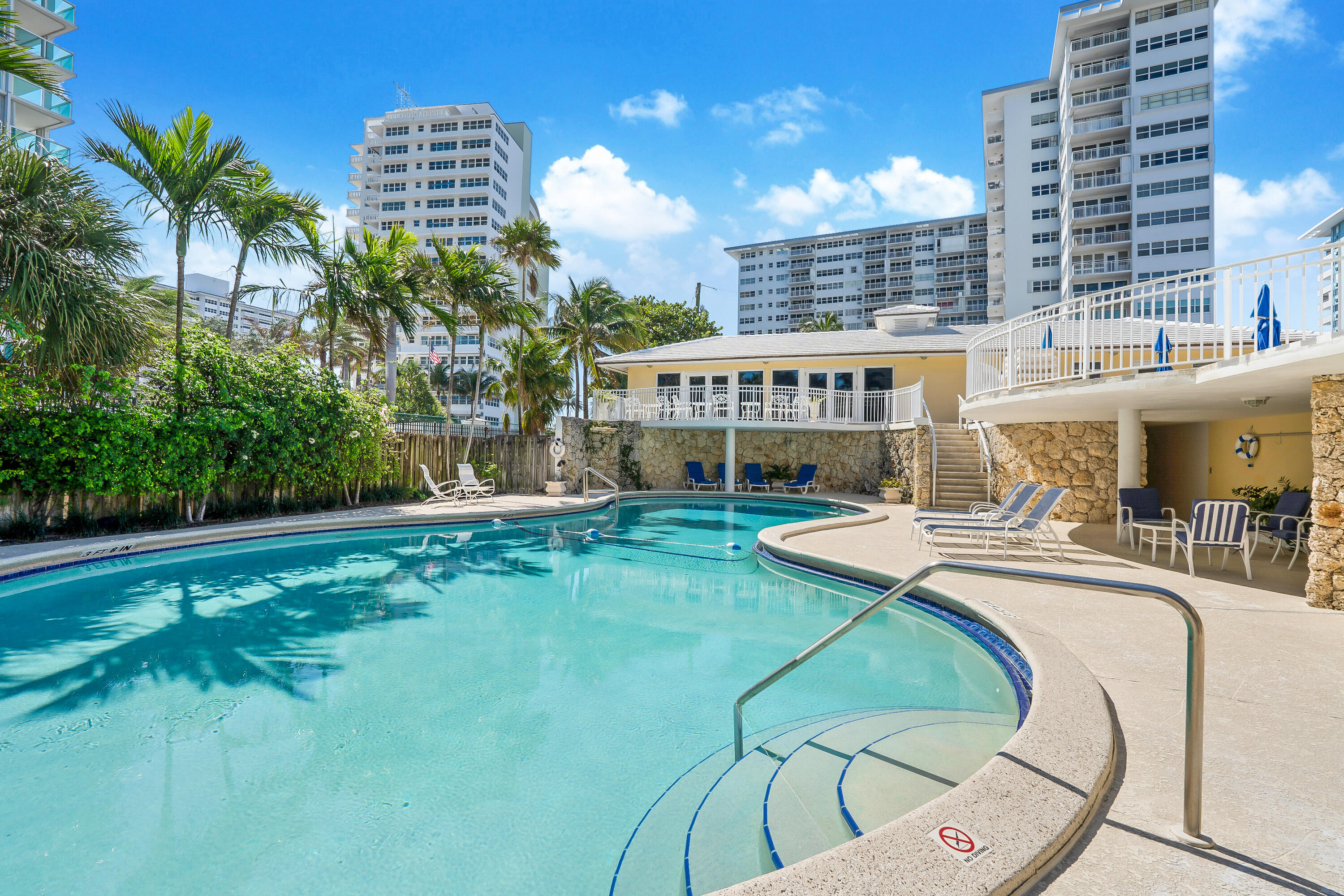 2000 S Ocean Lane 2 Property Photo 21