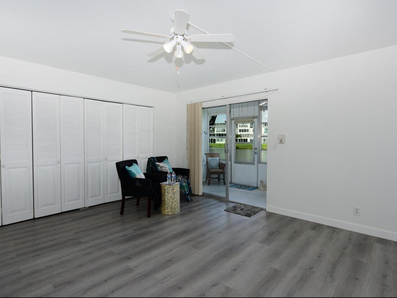 1038 Cambridge B Property Photo 8