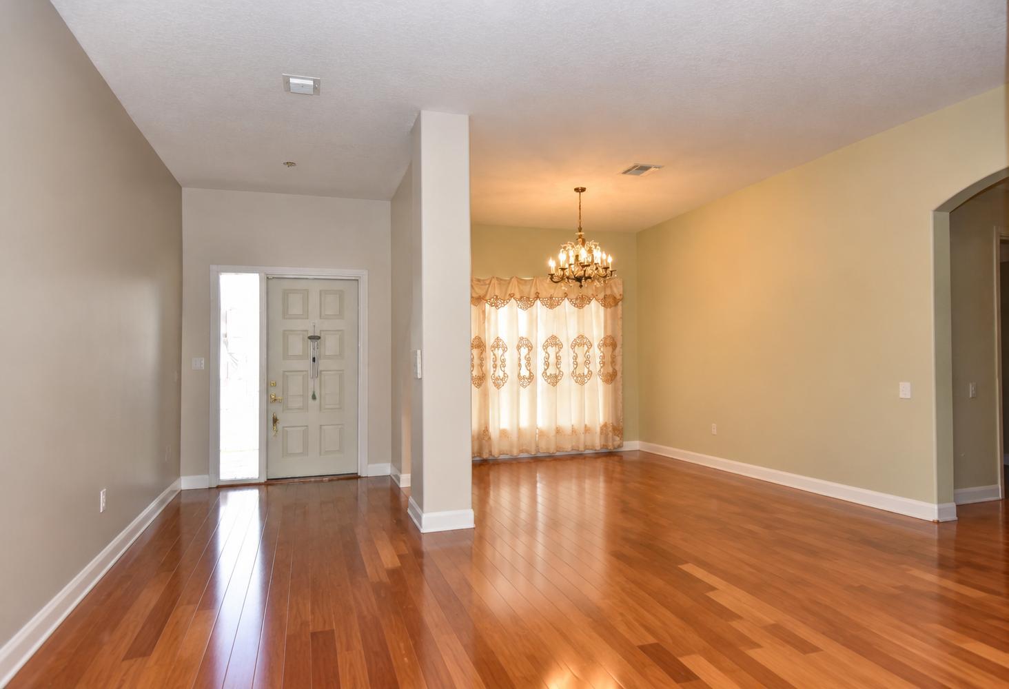 9570 Lantern Bay Circle Property Photo 4