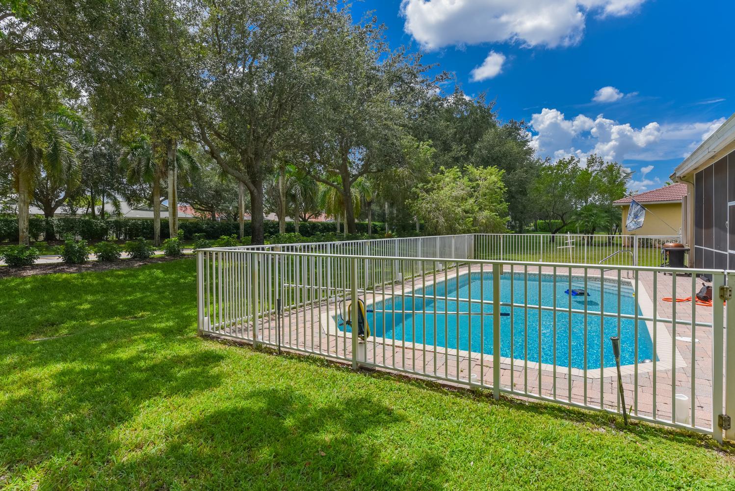 9570 Lantern Bay Circle Property Photo 23