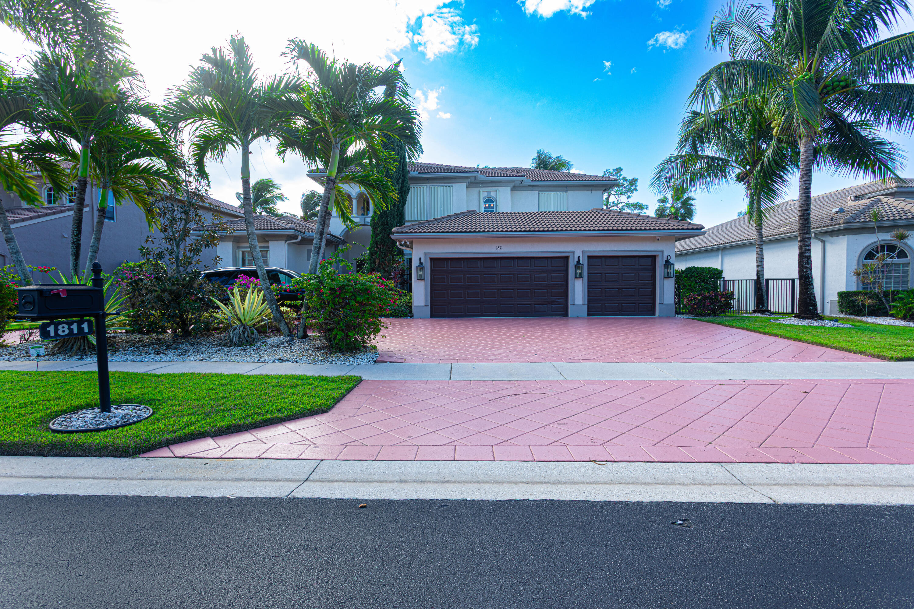 1811 WALDORF Drive Property Photo 1