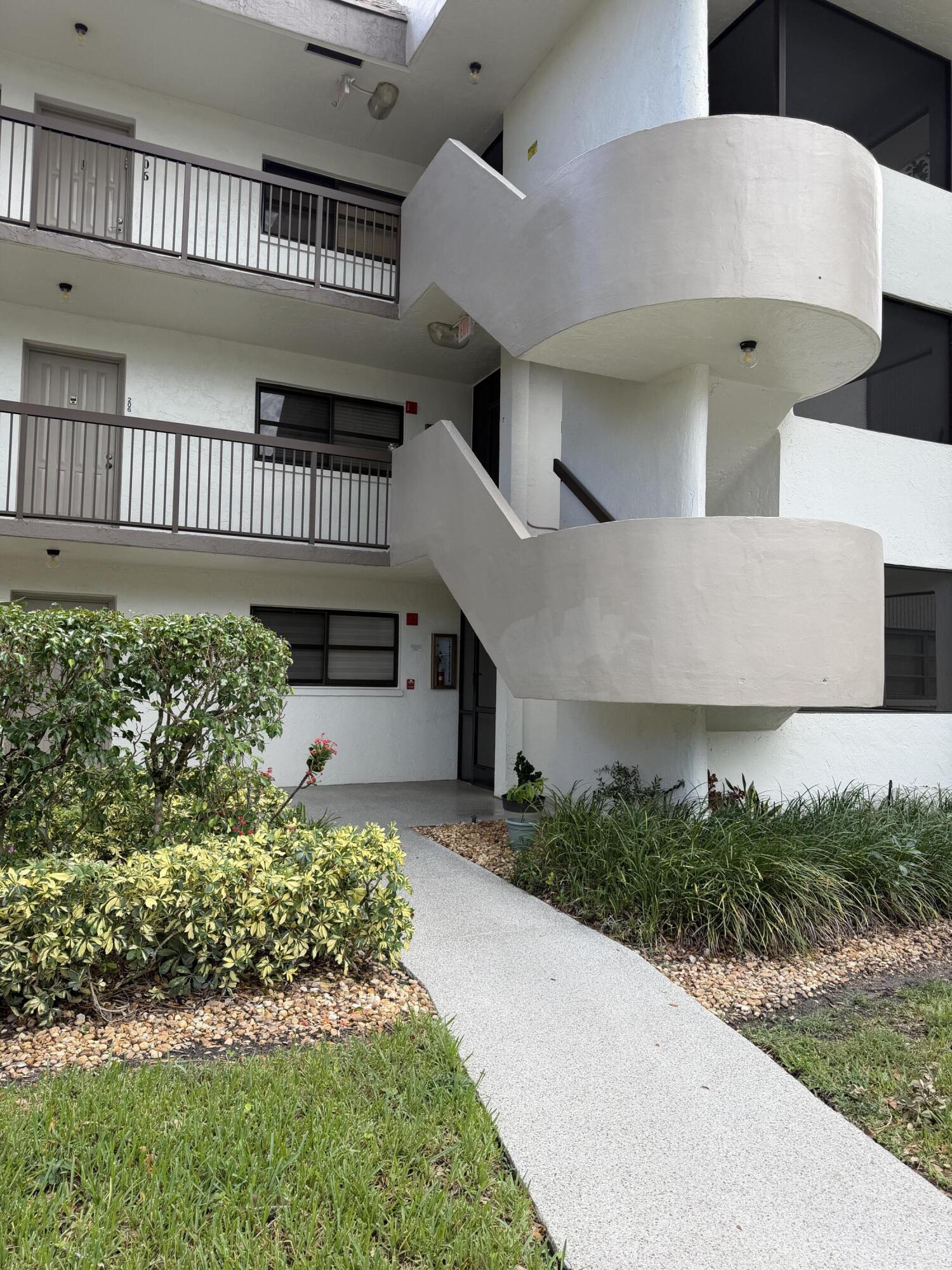 7625 Nw 79th Avenue Unit 107 Property Photo 3