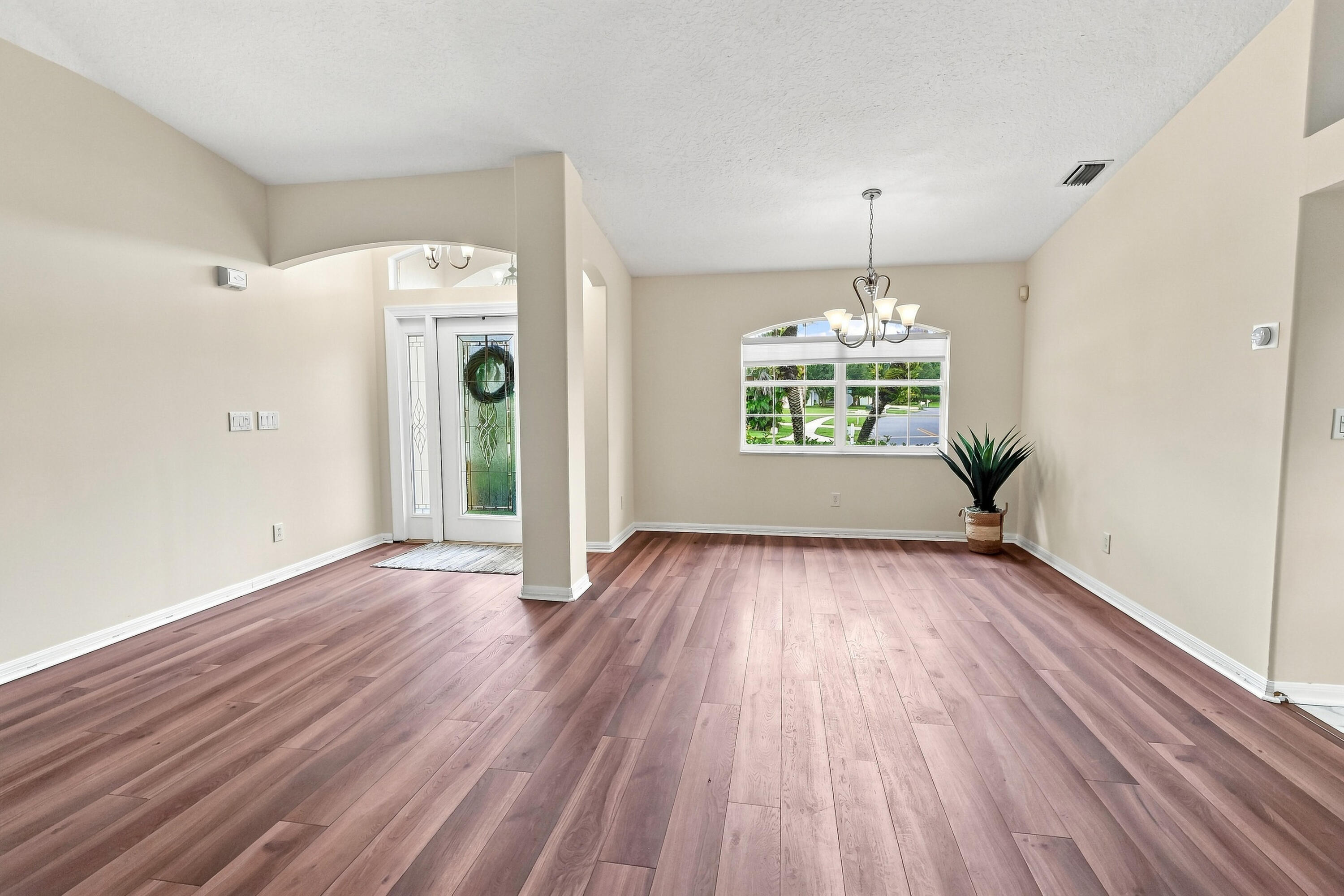 240 53rd Circle Property Photo 5