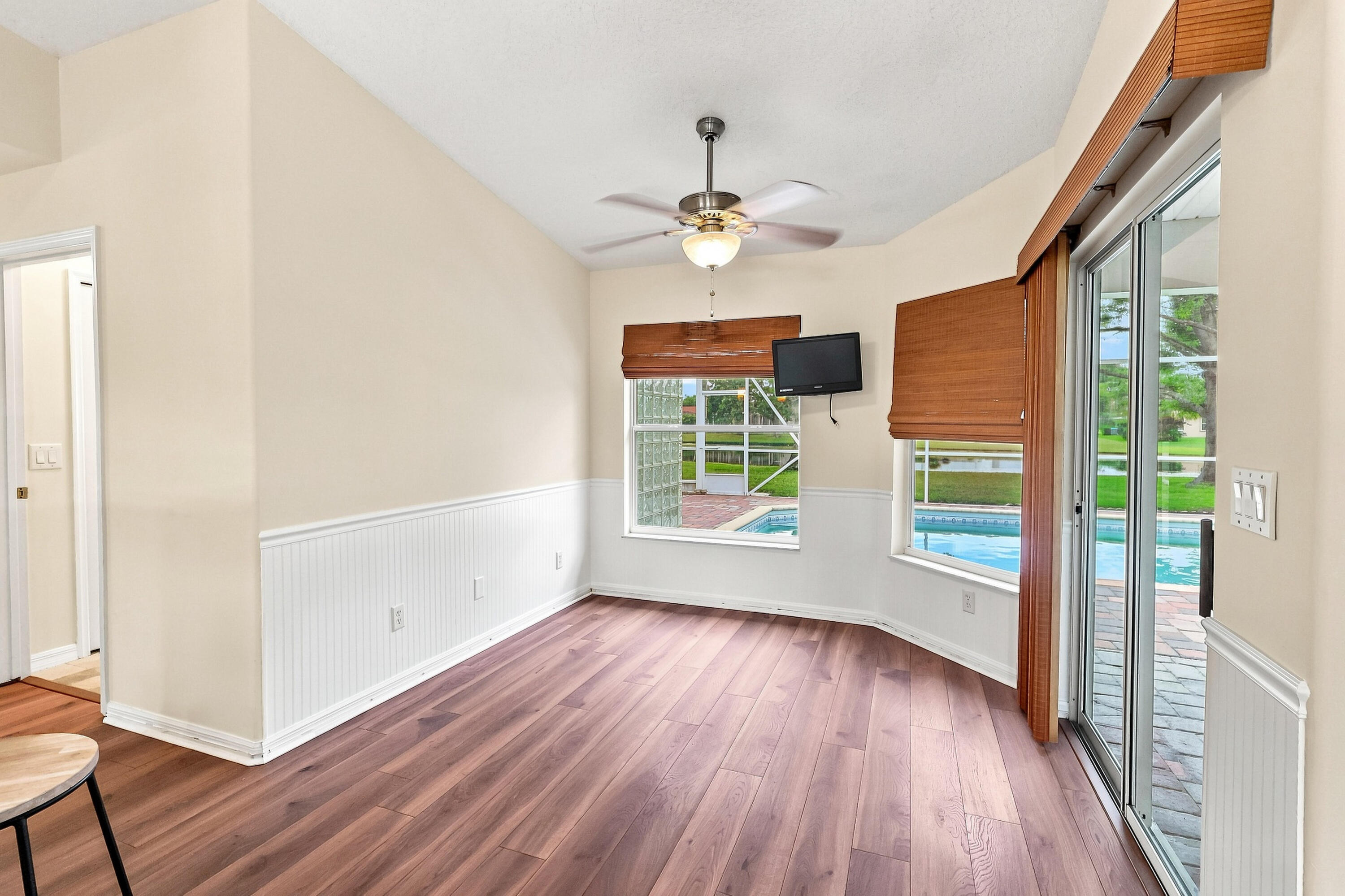 240 53rd Circle Property Photo 18
