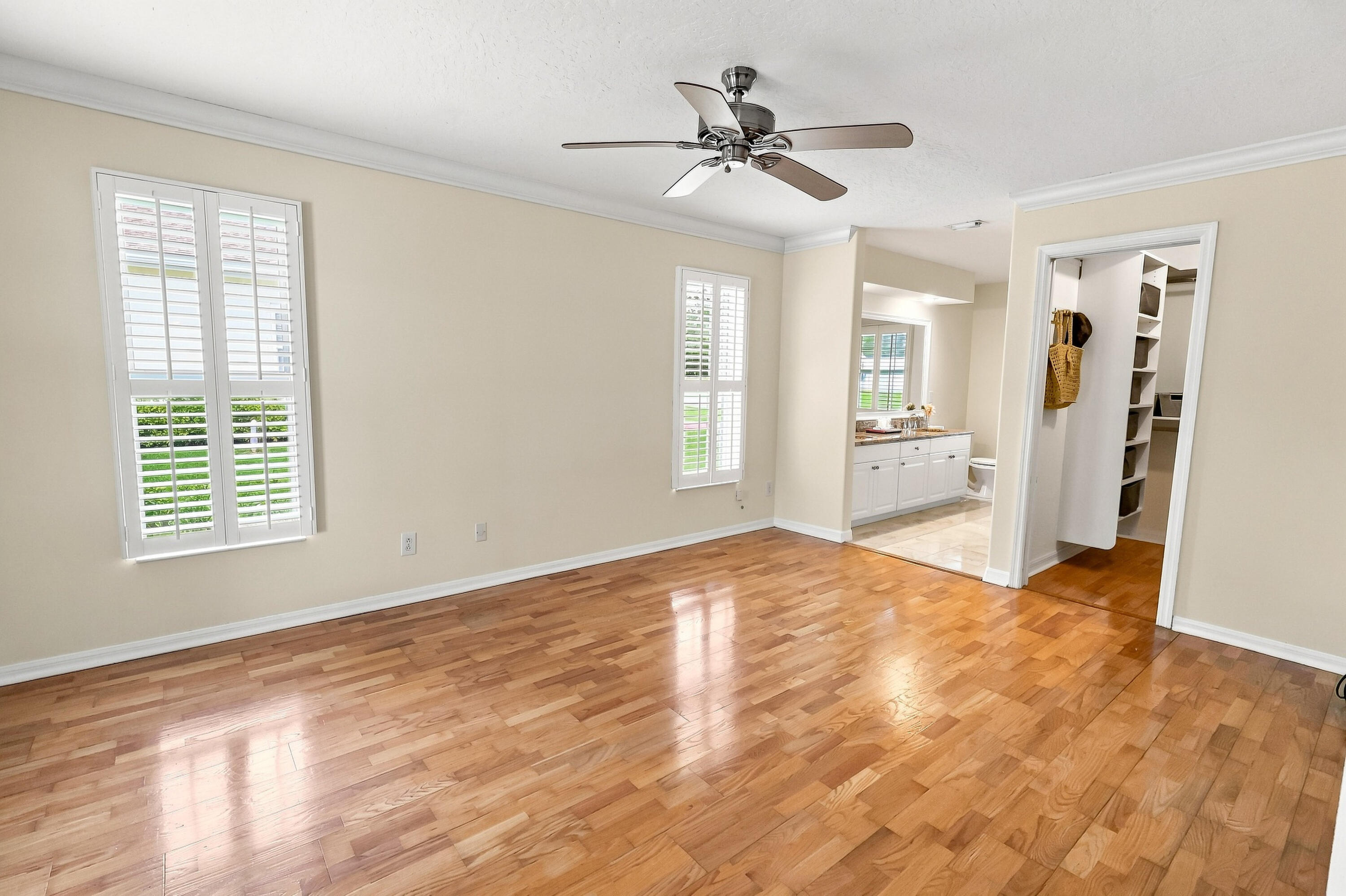240 53rd Circle Property Photo 22