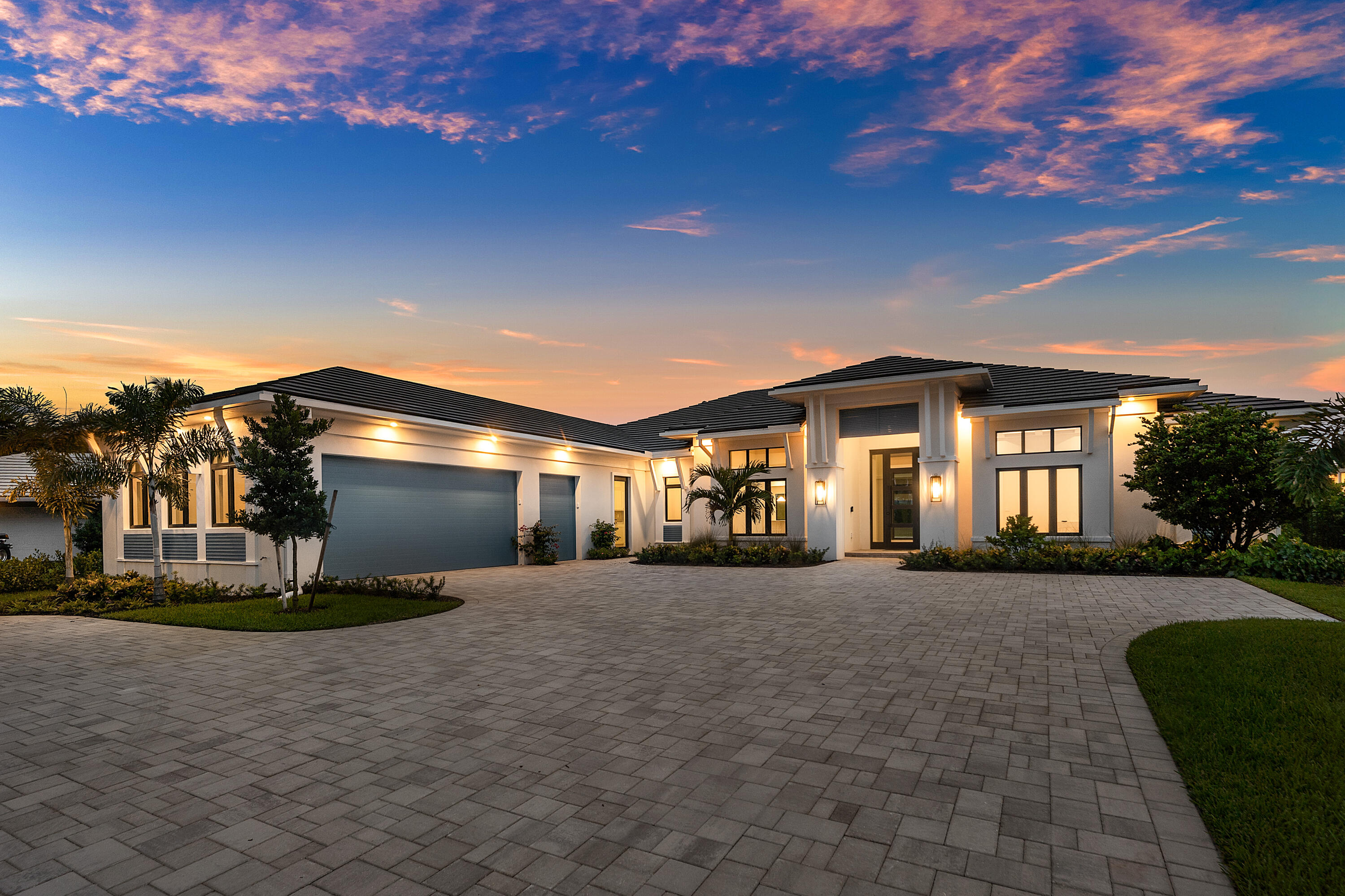 4915 King Palm Circle