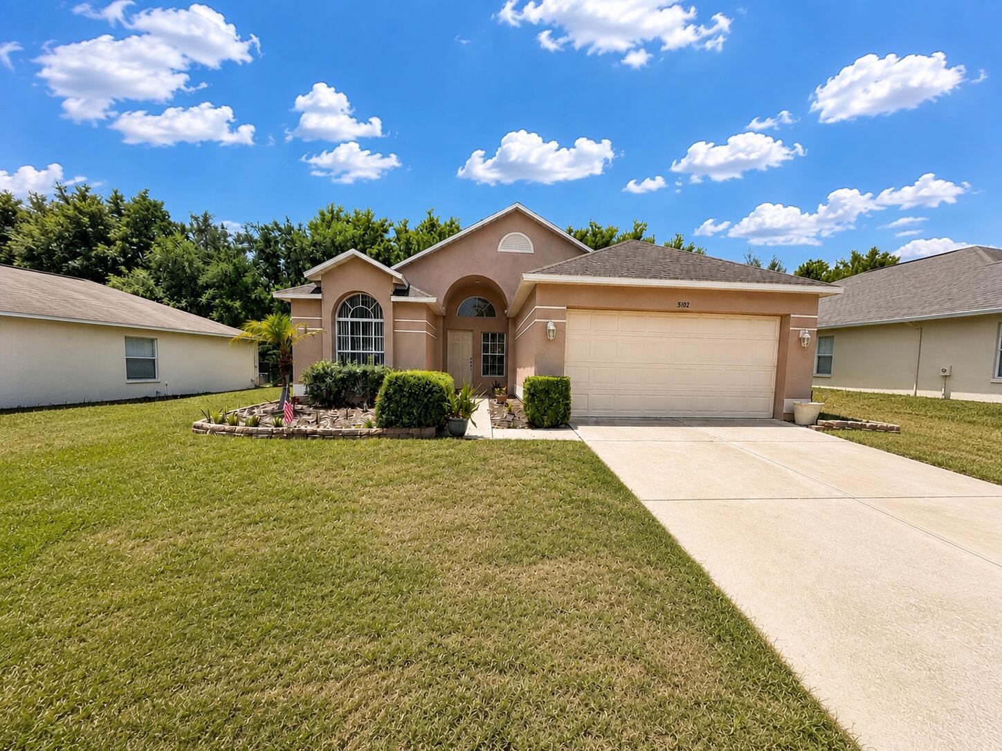 5102 AYRSHIRE Drive Property Photo 1