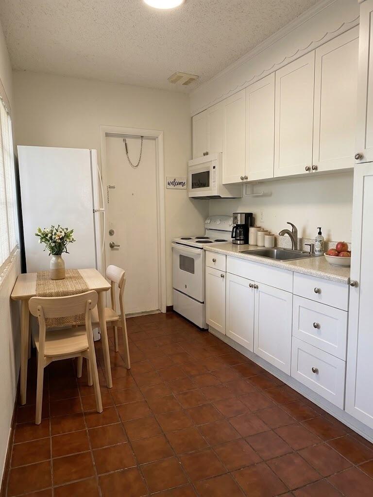 407 26th Street Property Photo 2