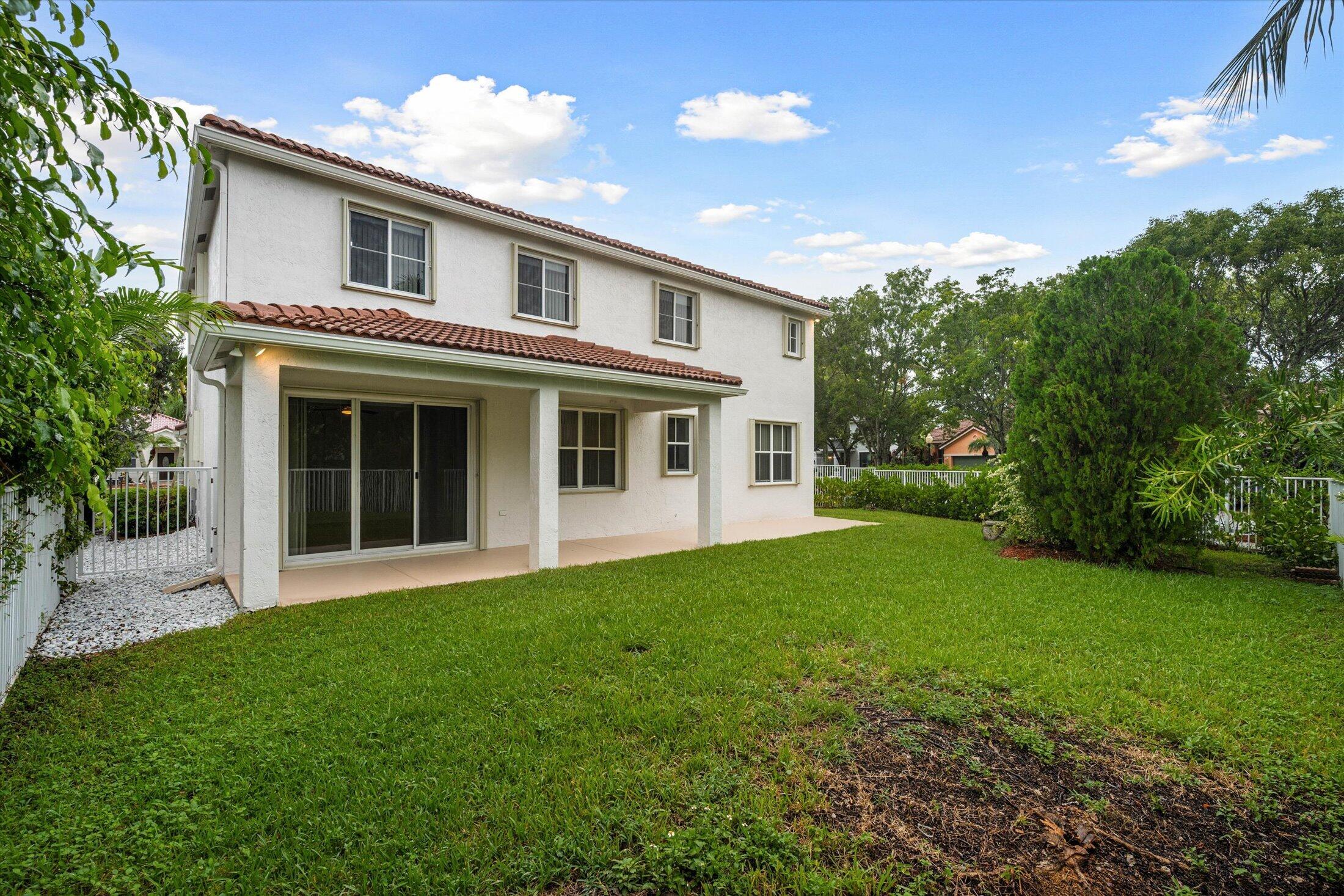 890 Hawthorn Terrace Property Photo 24
