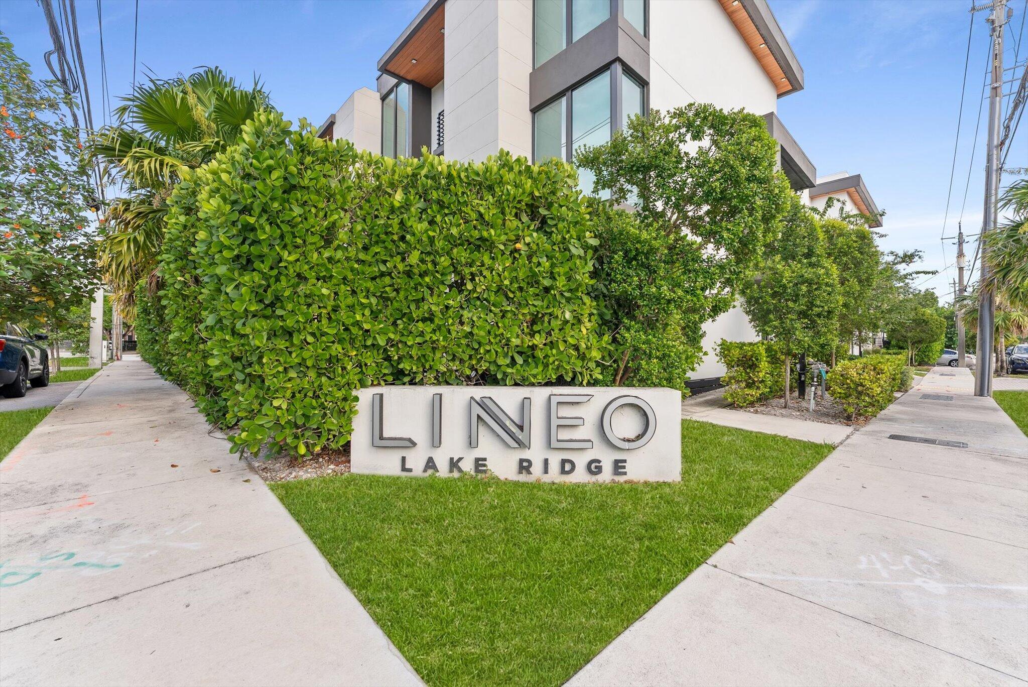 1048 N Victoria Park Road Property Photo 1