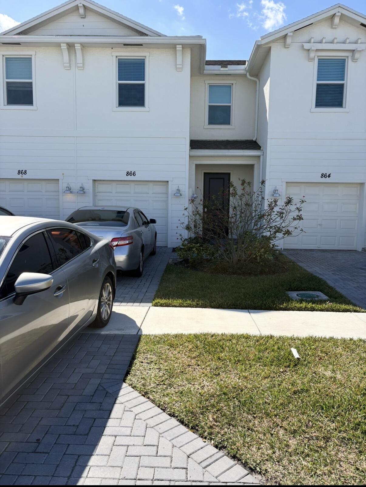 866 Se Grovebush Lane Property Photo 1