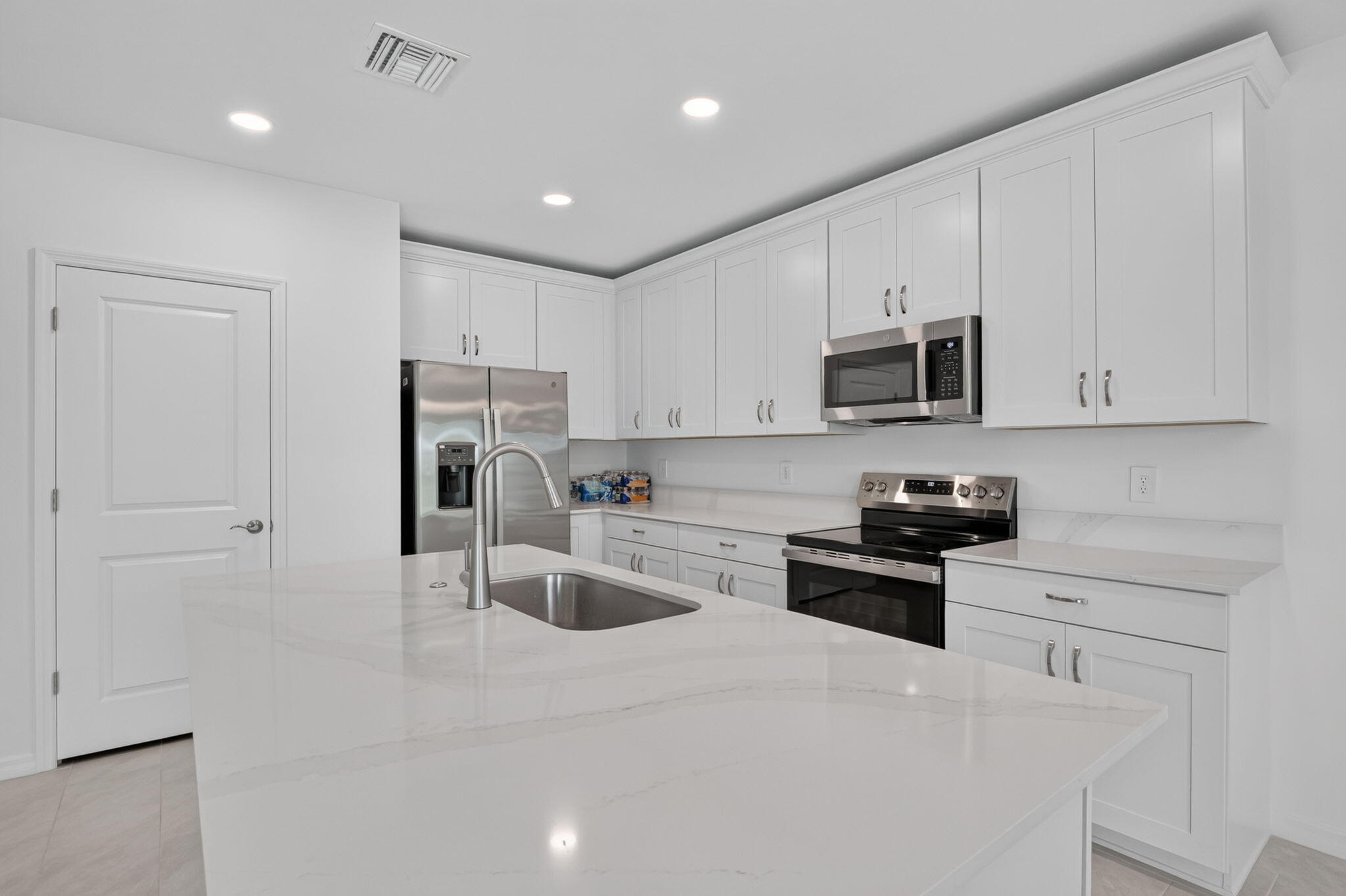 243 Lakeside Breeze Way Property Photo 14