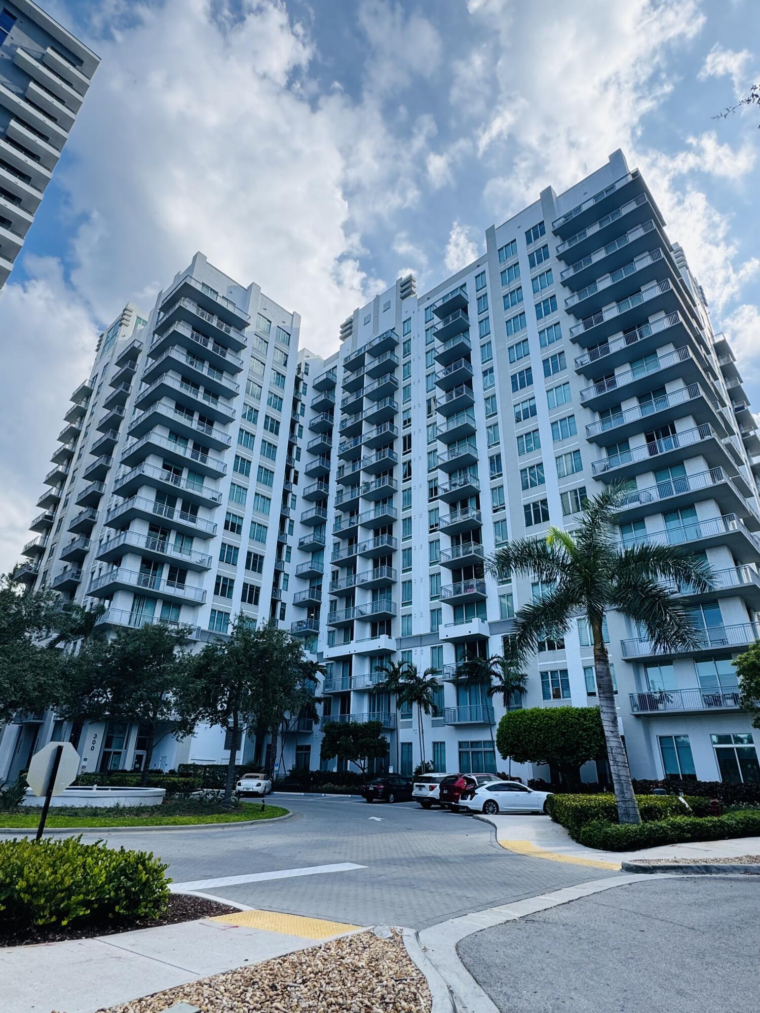 300 S AUSTRALIAN Avenue 702