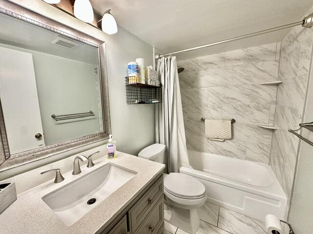 302 Mansfield H Property Photo 6