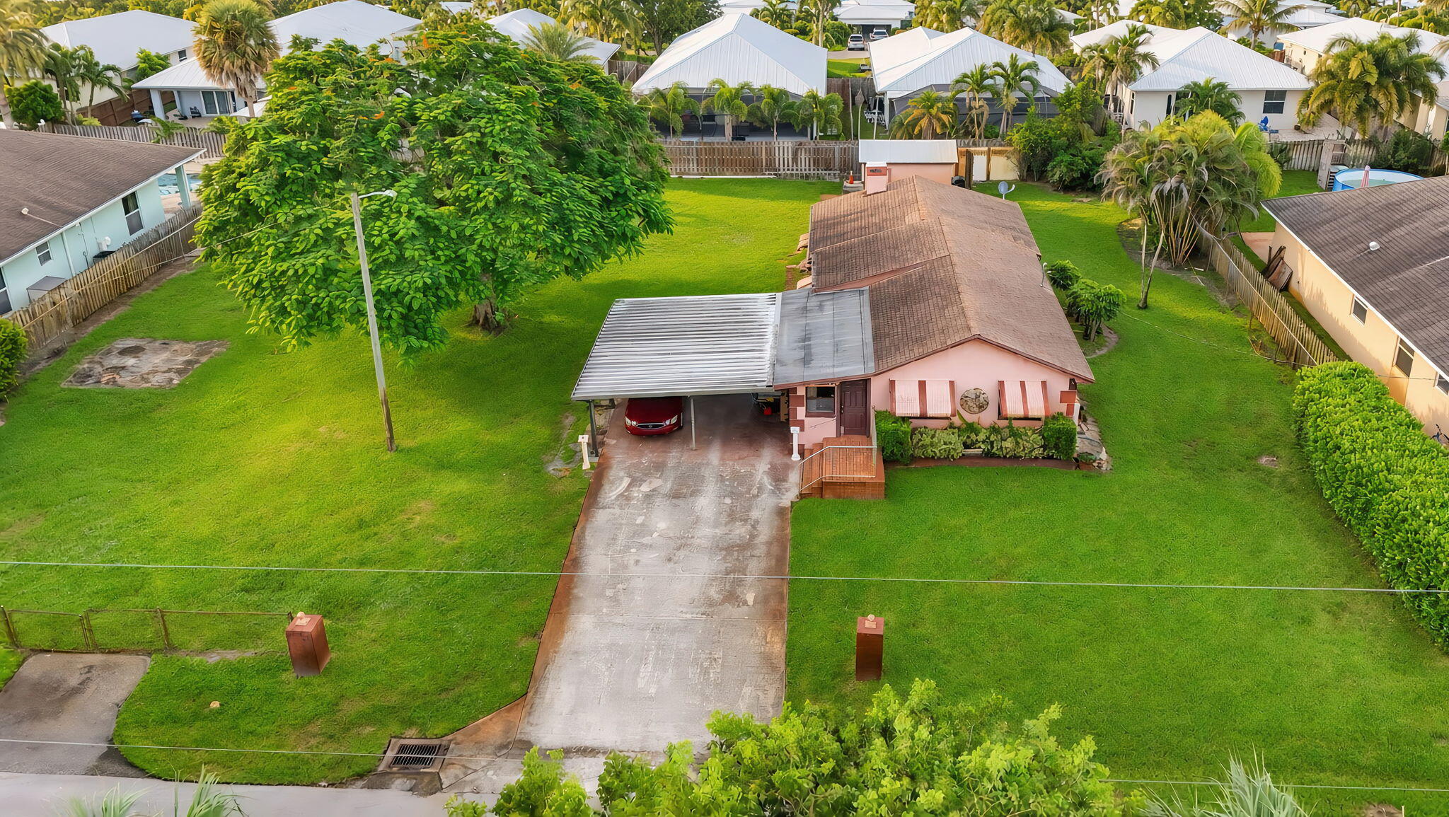 17596 Cinquez Park Road W Property Photo 1