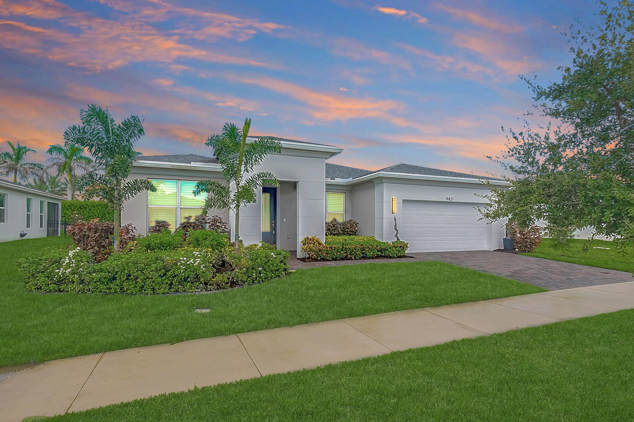 11821 Sw Lyra Drive Property Photo 1