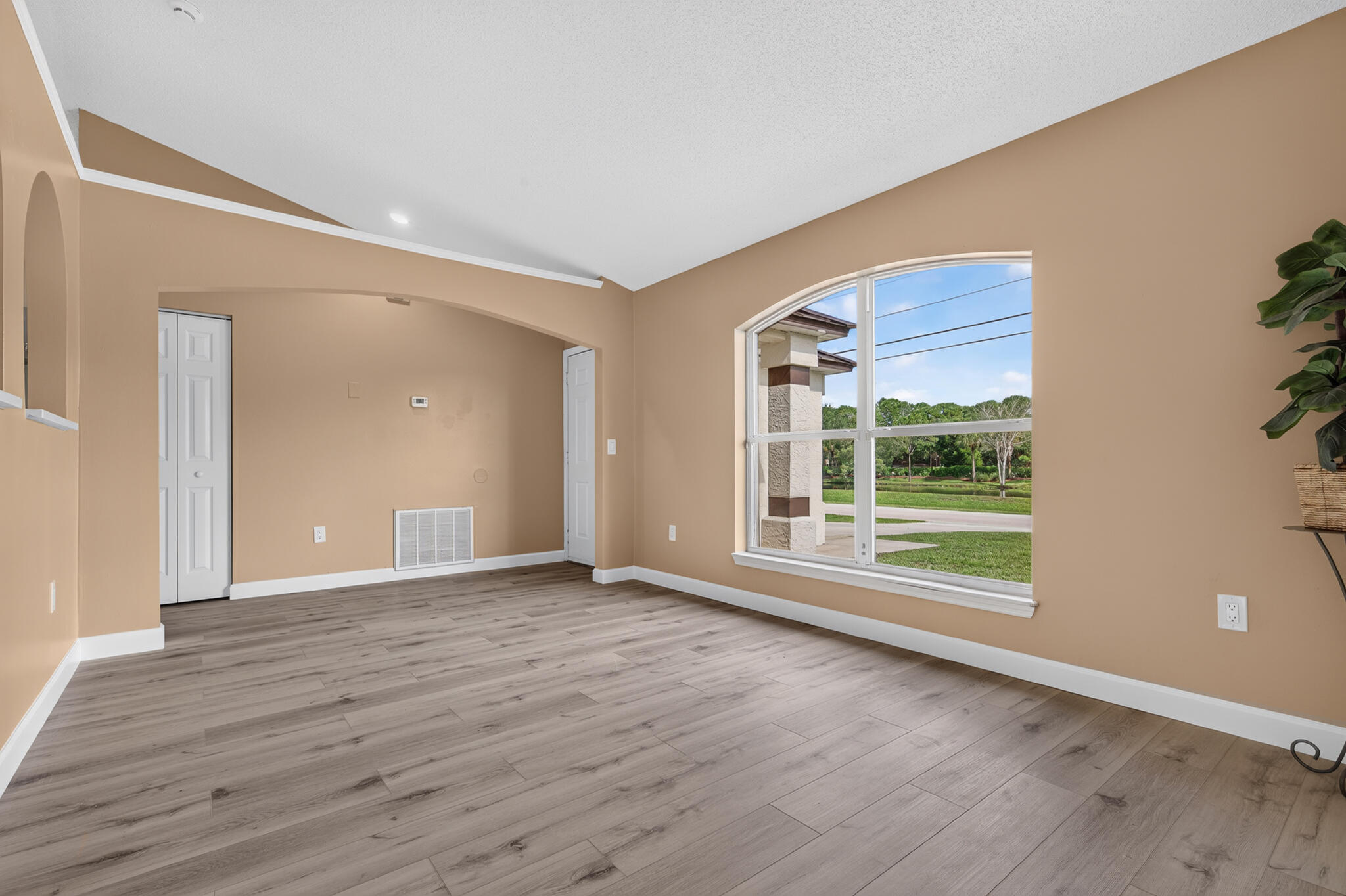 2062 Sw Janette Avenue Property Photo 5