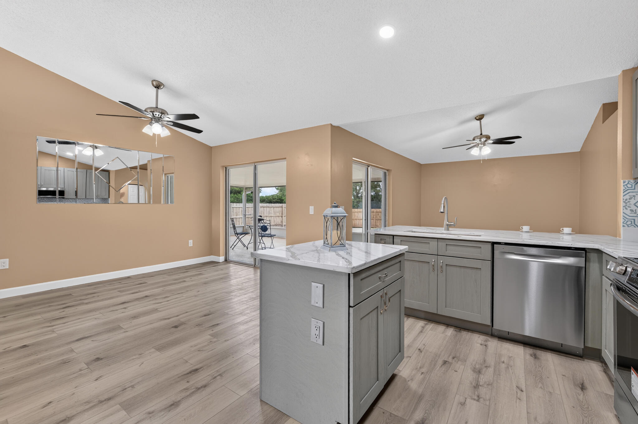 2062 Sw Janette Avenue Property Photo 8