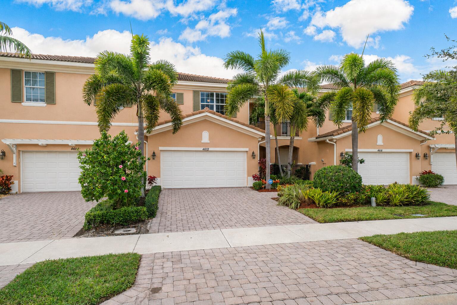 4612 Cadiz Circle Property Photo 1