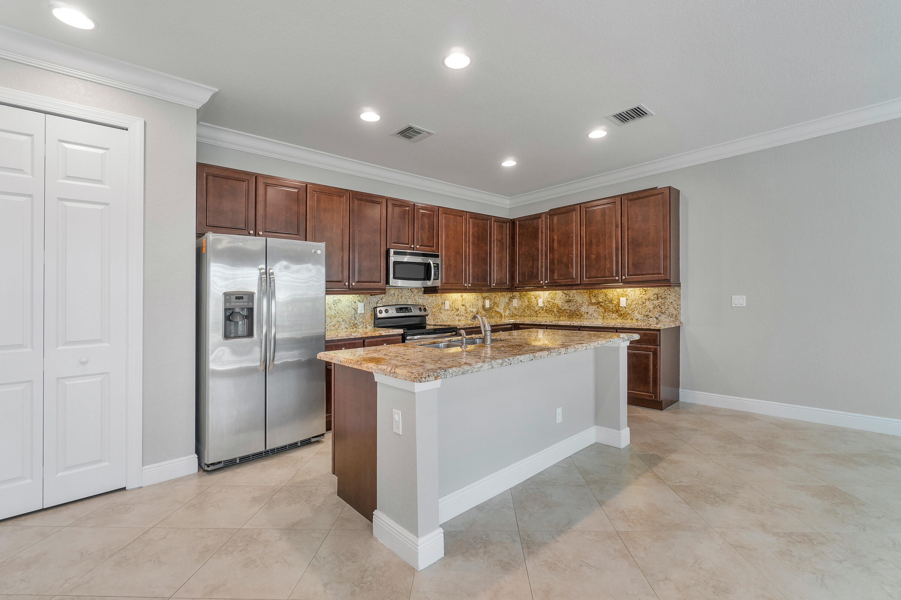 4612 Cadiz Circle Property Photo 9