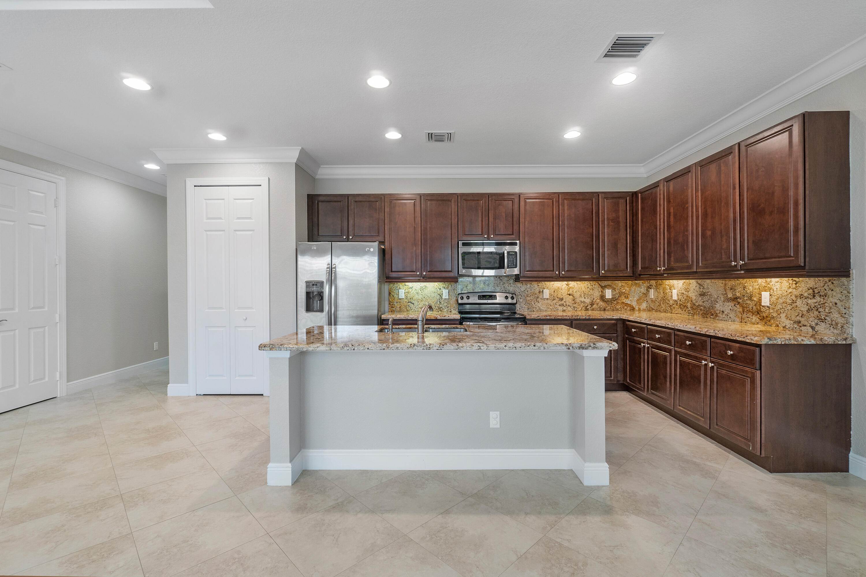 4612 Cadiz Circle Property Photo 10