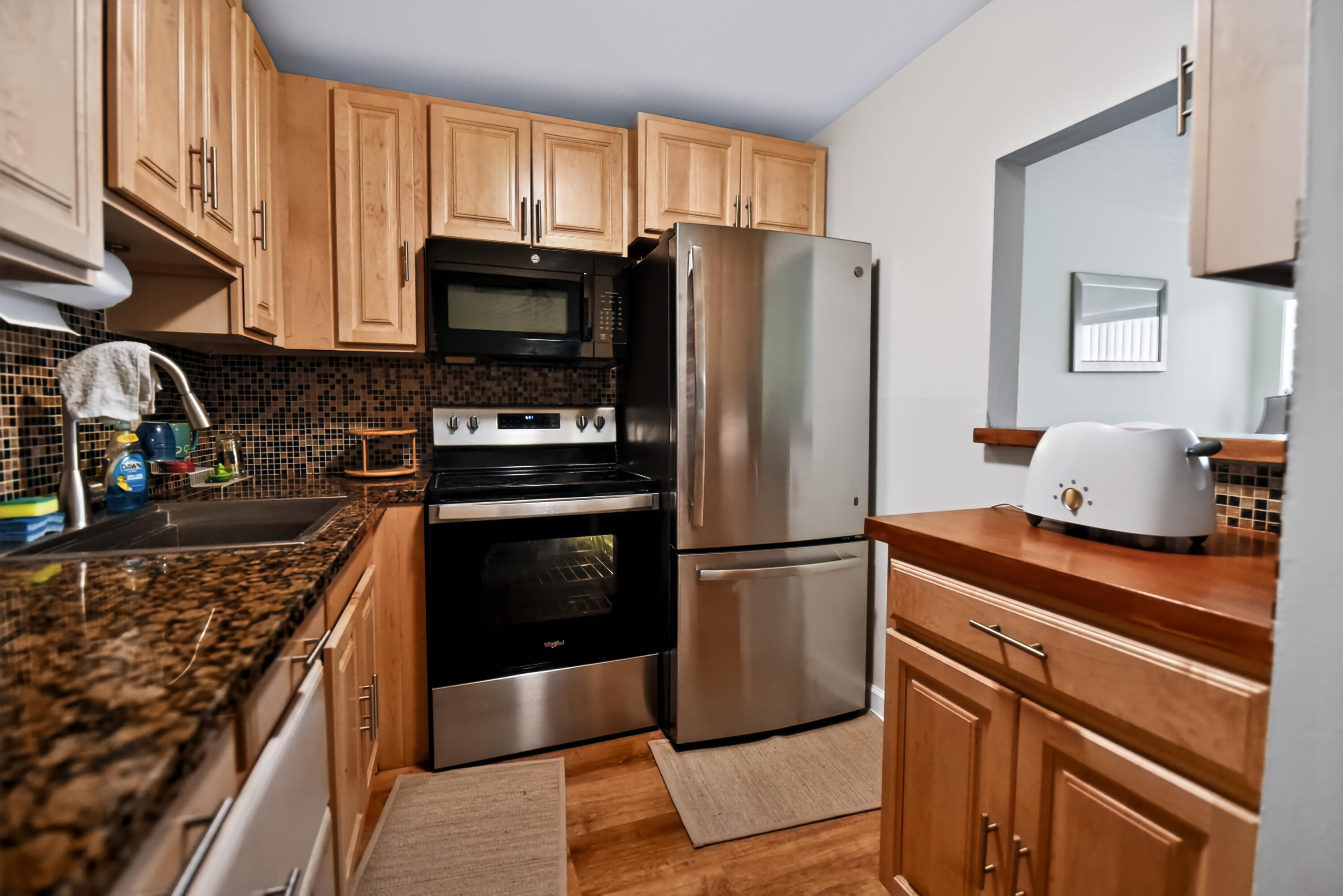 233 Windsor K Property Photo 8