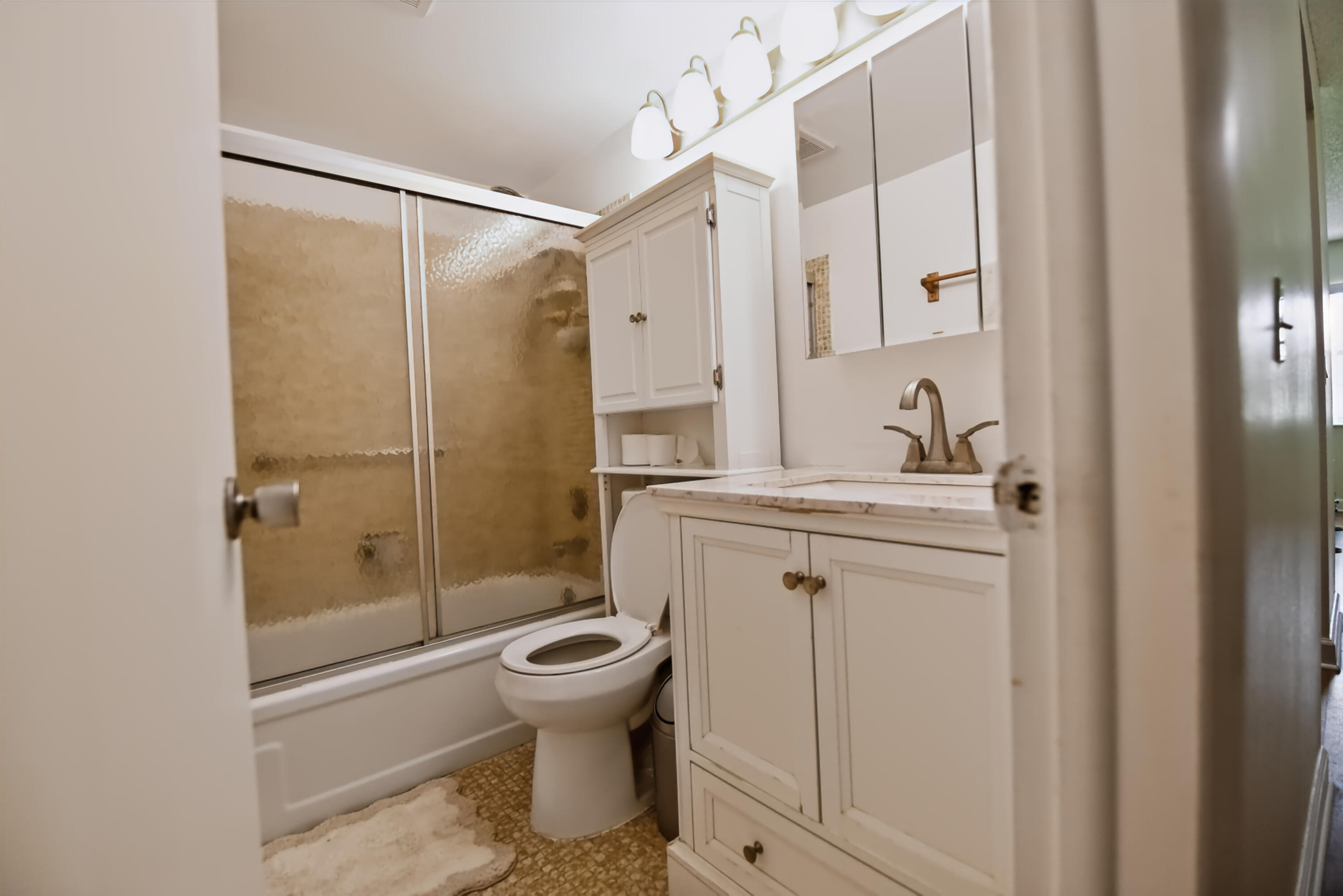 233 Windsor K Property Photo 14