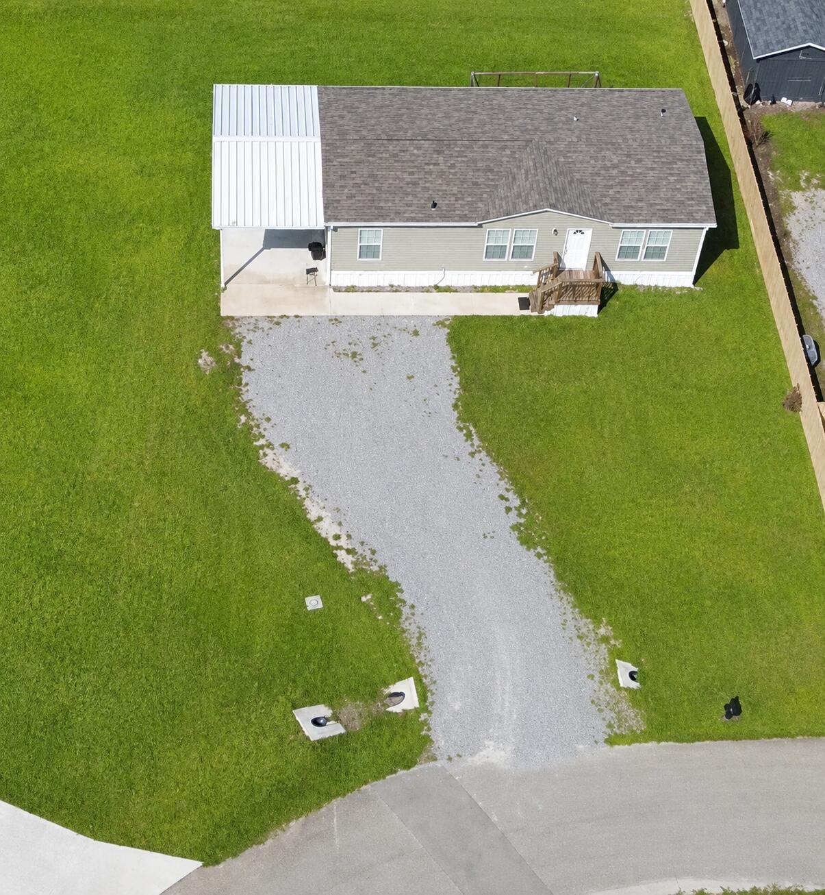 1121 Orange Loop Property Photo 4