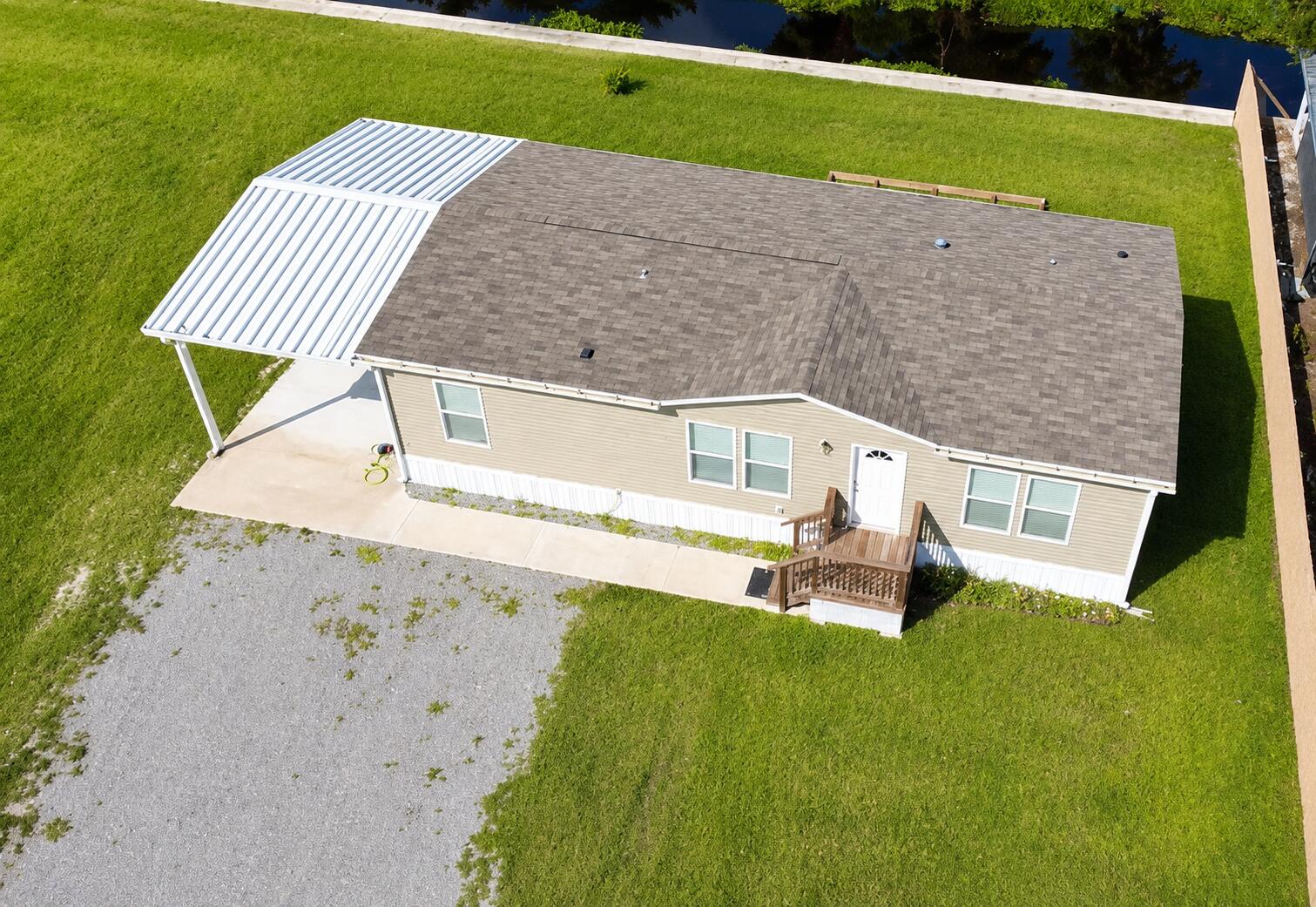 1121 Orange Loop Property Photo 6