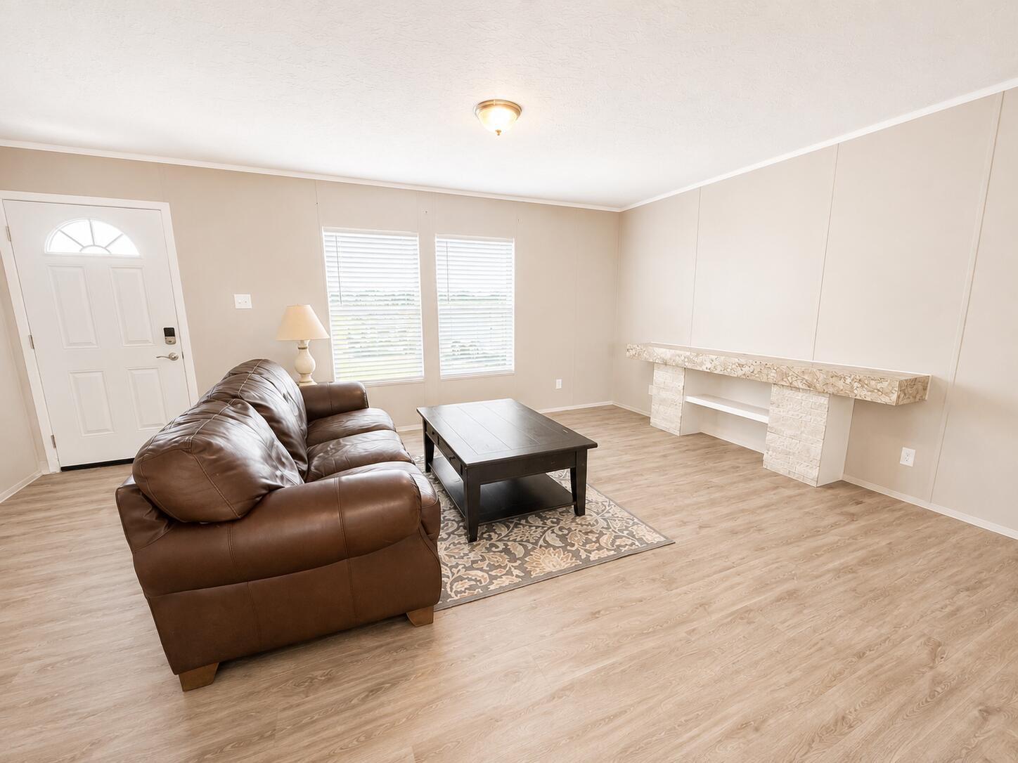 1121 Orange Loop Property Photo 10