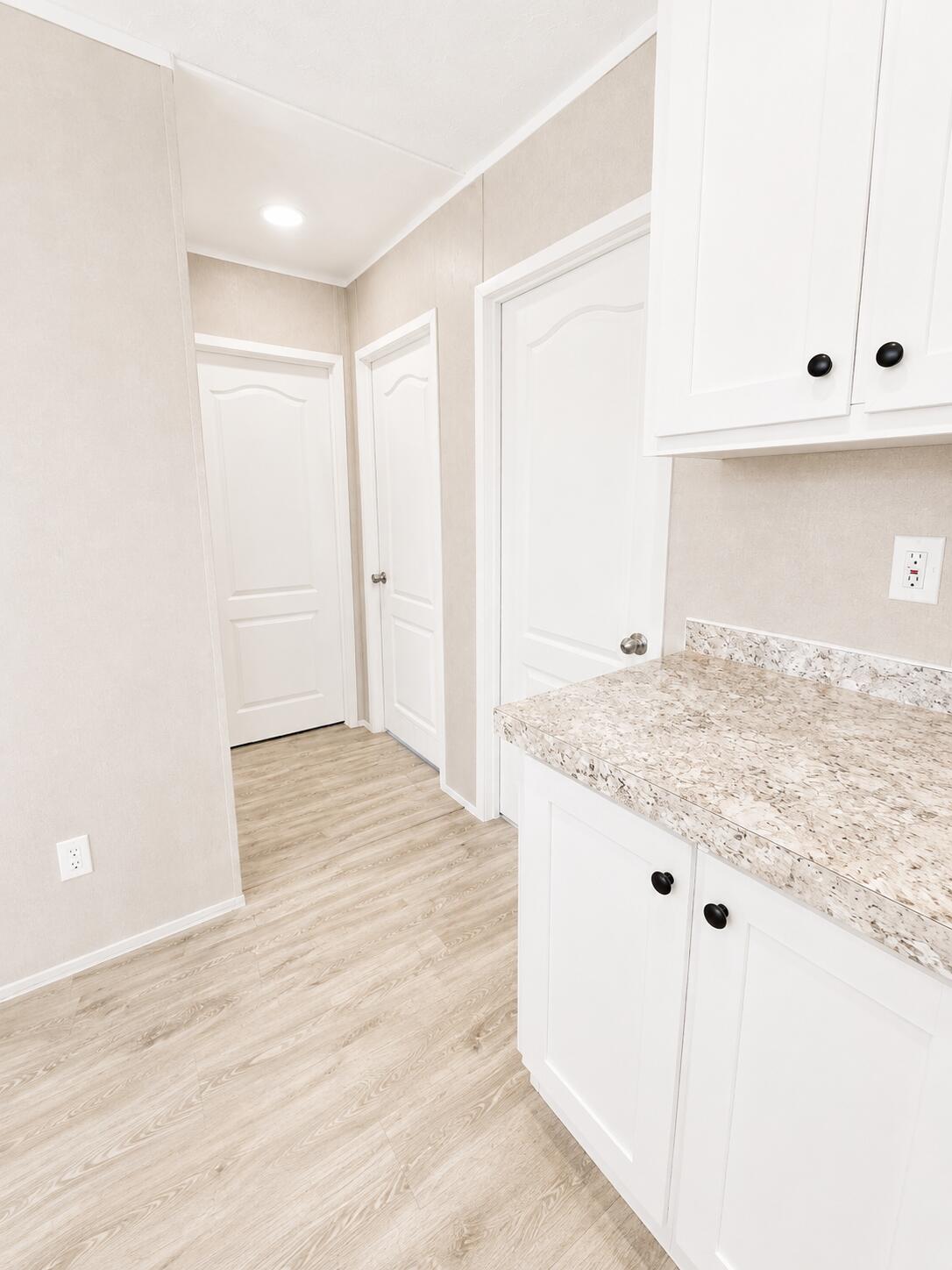 1121 Orange Loop Property Photo 14