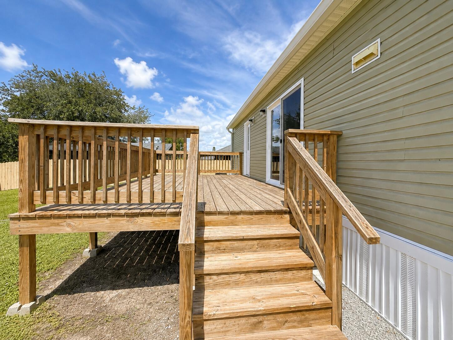 1121 Orange Loop Property Photo 27