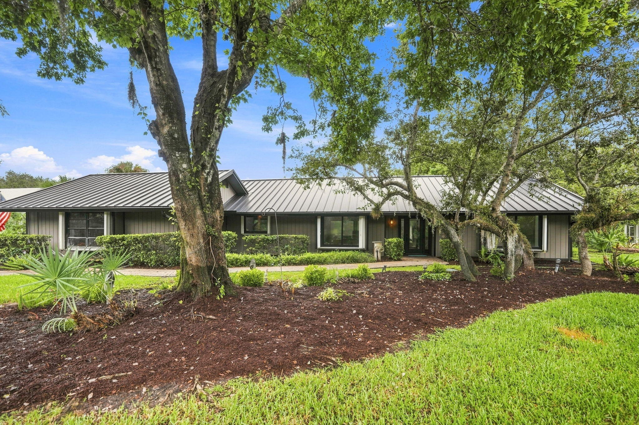 3727 SW BRASSIE Way Property Photo 1