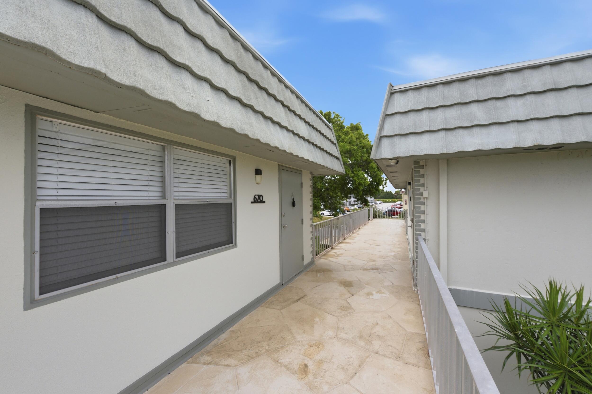 670 Monaco Court N Property Photo 6