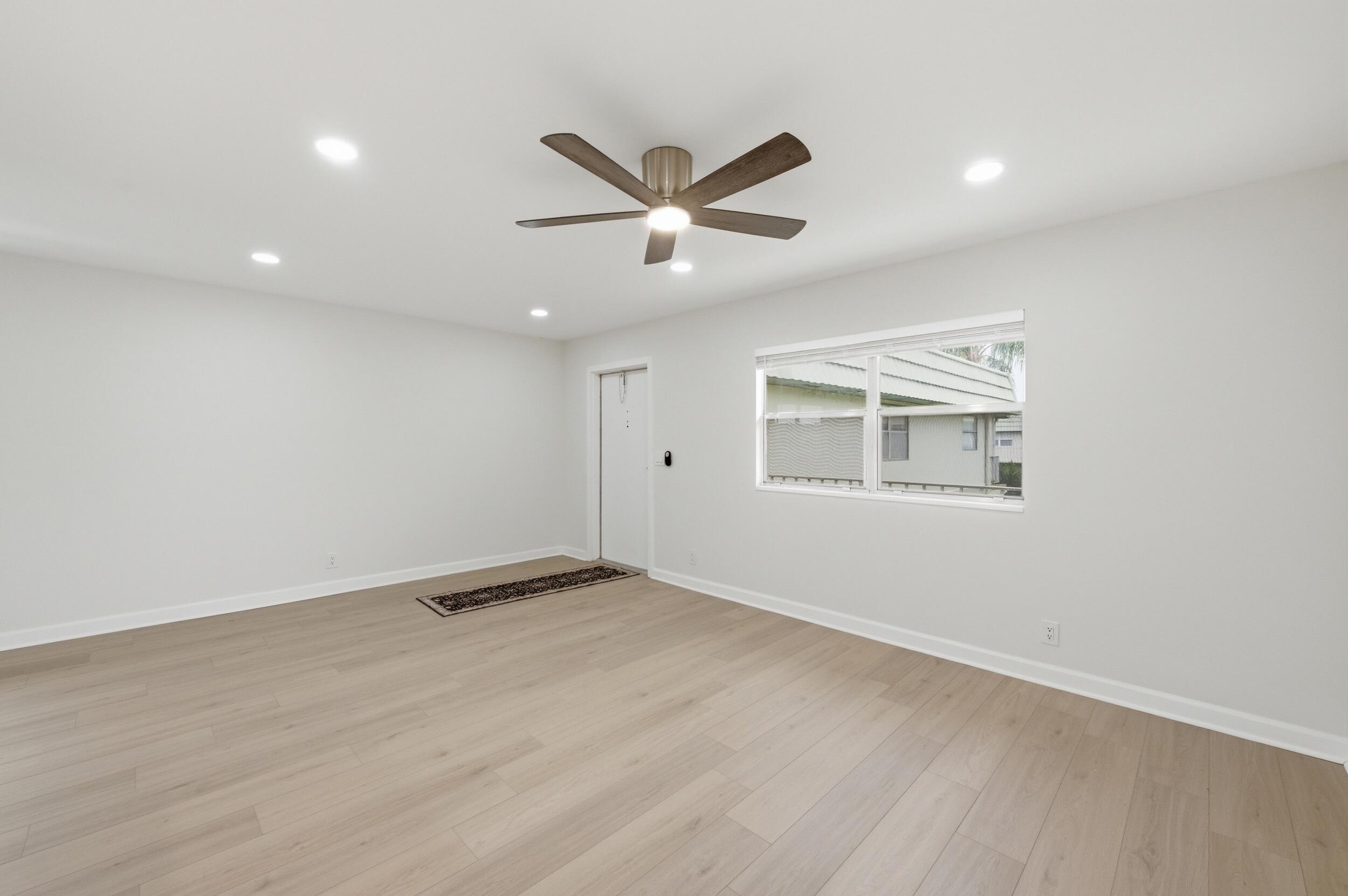 670 Monaco Court N Property Photo 12